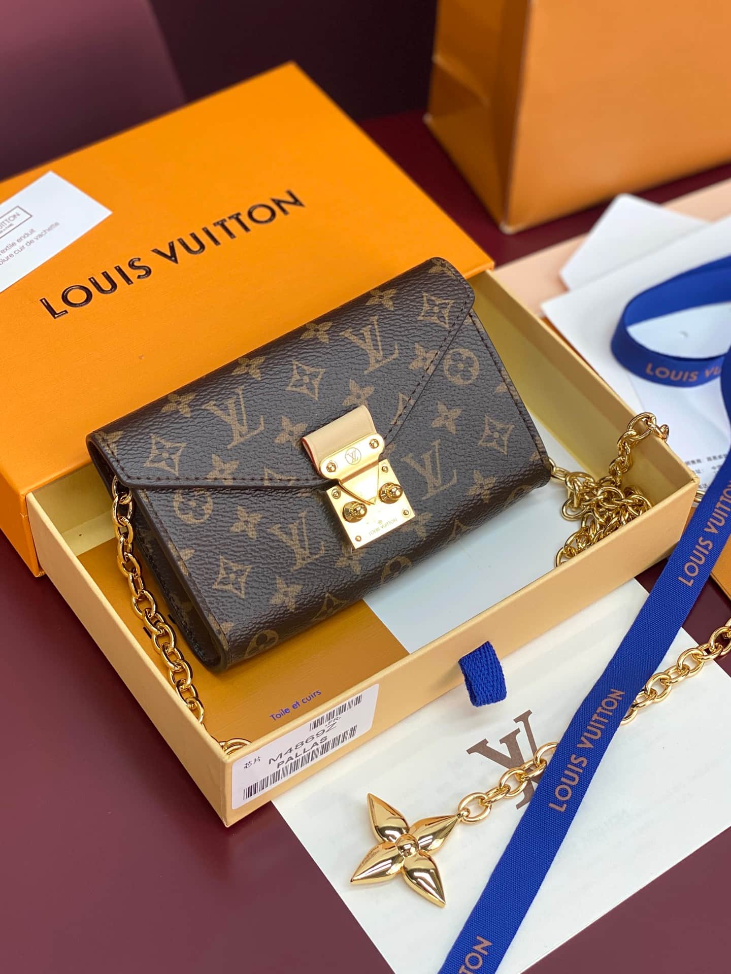 Louis Vuitton Pouch Metis Belt Monogram coated canvas M4869Z High