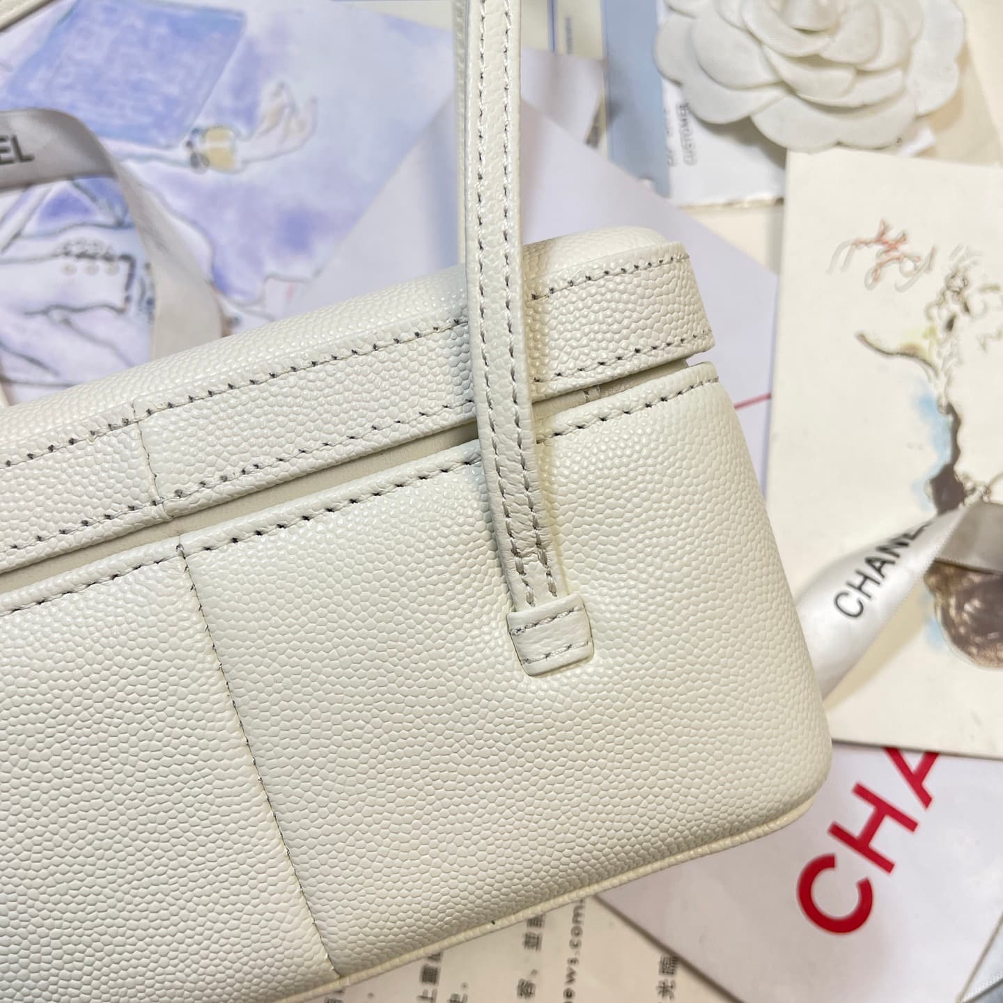 Chanel Long Vanity with Leather Strap Grained Shiny Calfskin & Gold-Tone Metal White AP5067 A