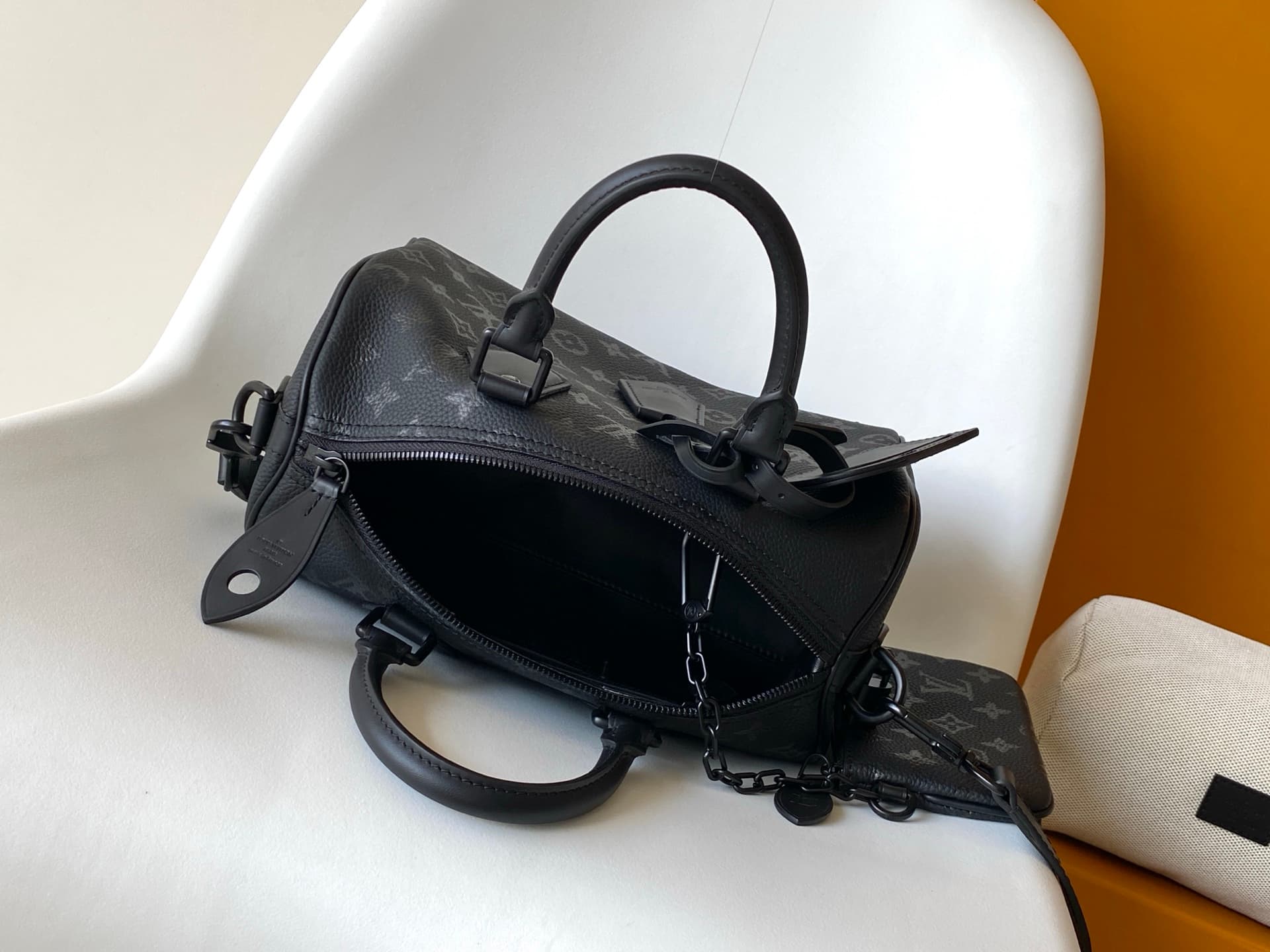 Louis Vuitton Speedy P9 Bandoulière 25 Monogram Ultra Black Calfskin leather M28189 High