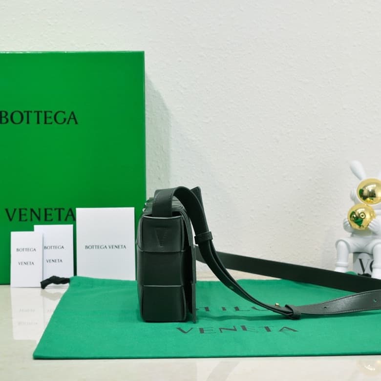 BV CASSETTE BAG Lambskin High