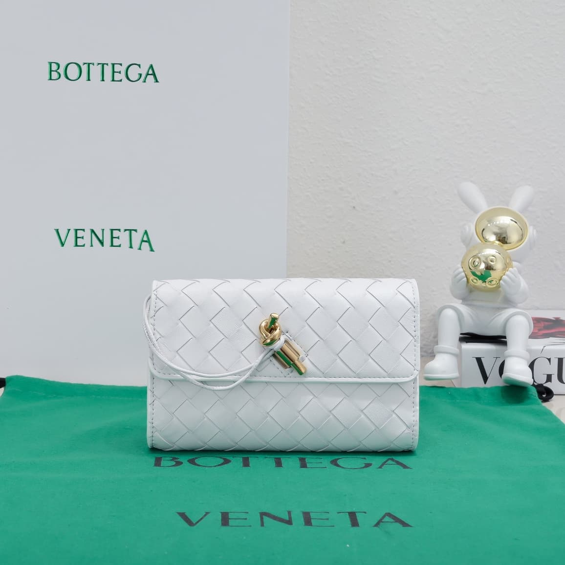 BV Andiamo Clutch Chalk High