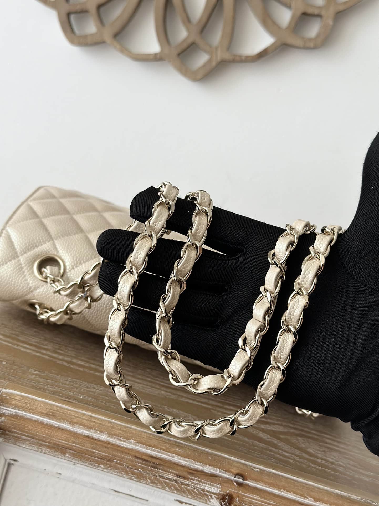 Medium CLASSIC HANDBAG Iridescent Grained Calfskin & Gold-Tone Metal Cream A