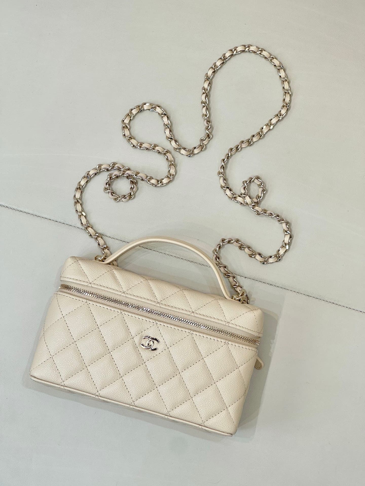 Chanel Classic Vanity with Chain Grained Calfskin & Gold-Tone Metal Beige AP4385 TOP