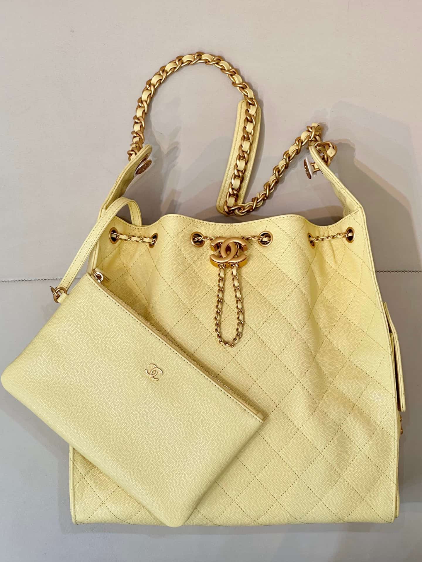 Chanel 25 Medium Hobo handbag AS5311 Grained Calfskin & Gold-tone Metal Yellow TOP