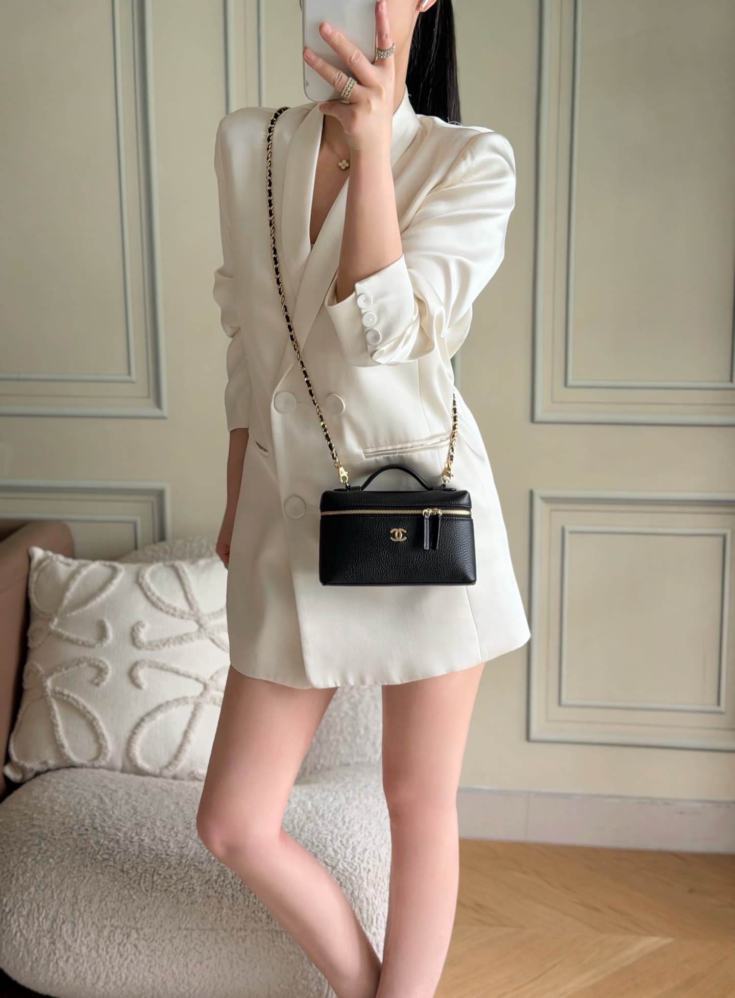 Chanel Small Vanity with chain Grained Calfskin & Gold-Tone Metal Black AS5346 A