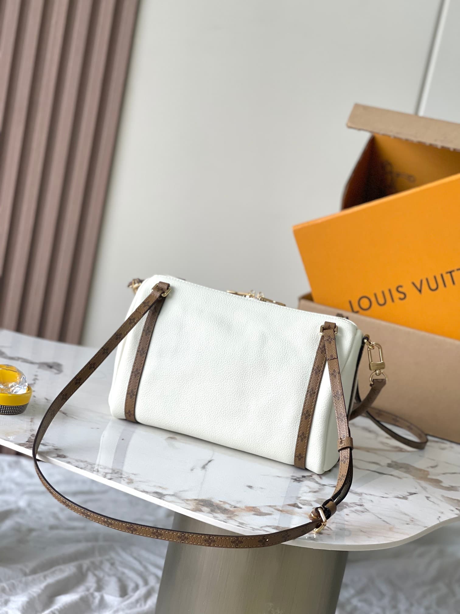 Louis Vuitton Express PM Vanilla/Monogram reverse Calfskin leather M29392 TOP