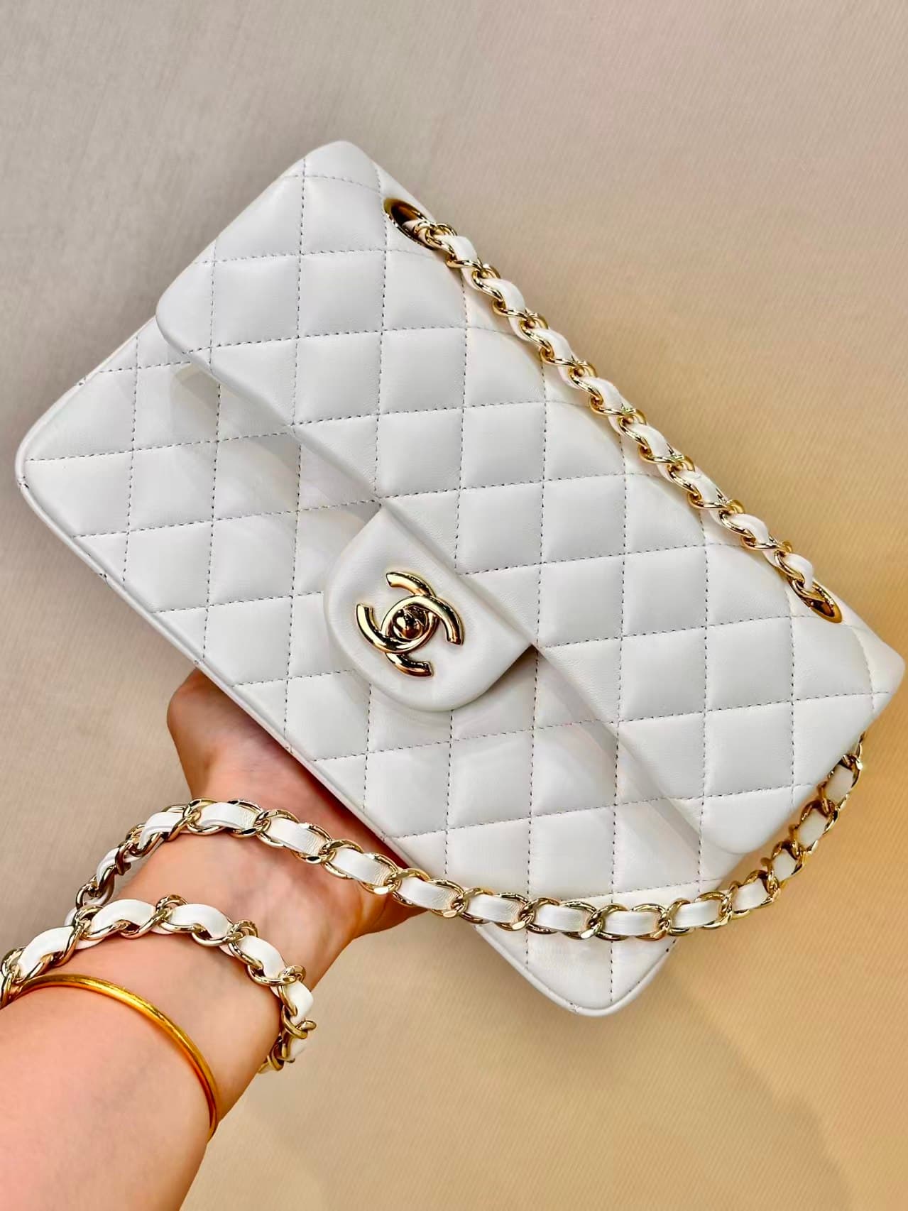Chanel Medium CLASSIC HANDBAG Lambskin Gold-Tone Metal White TOP