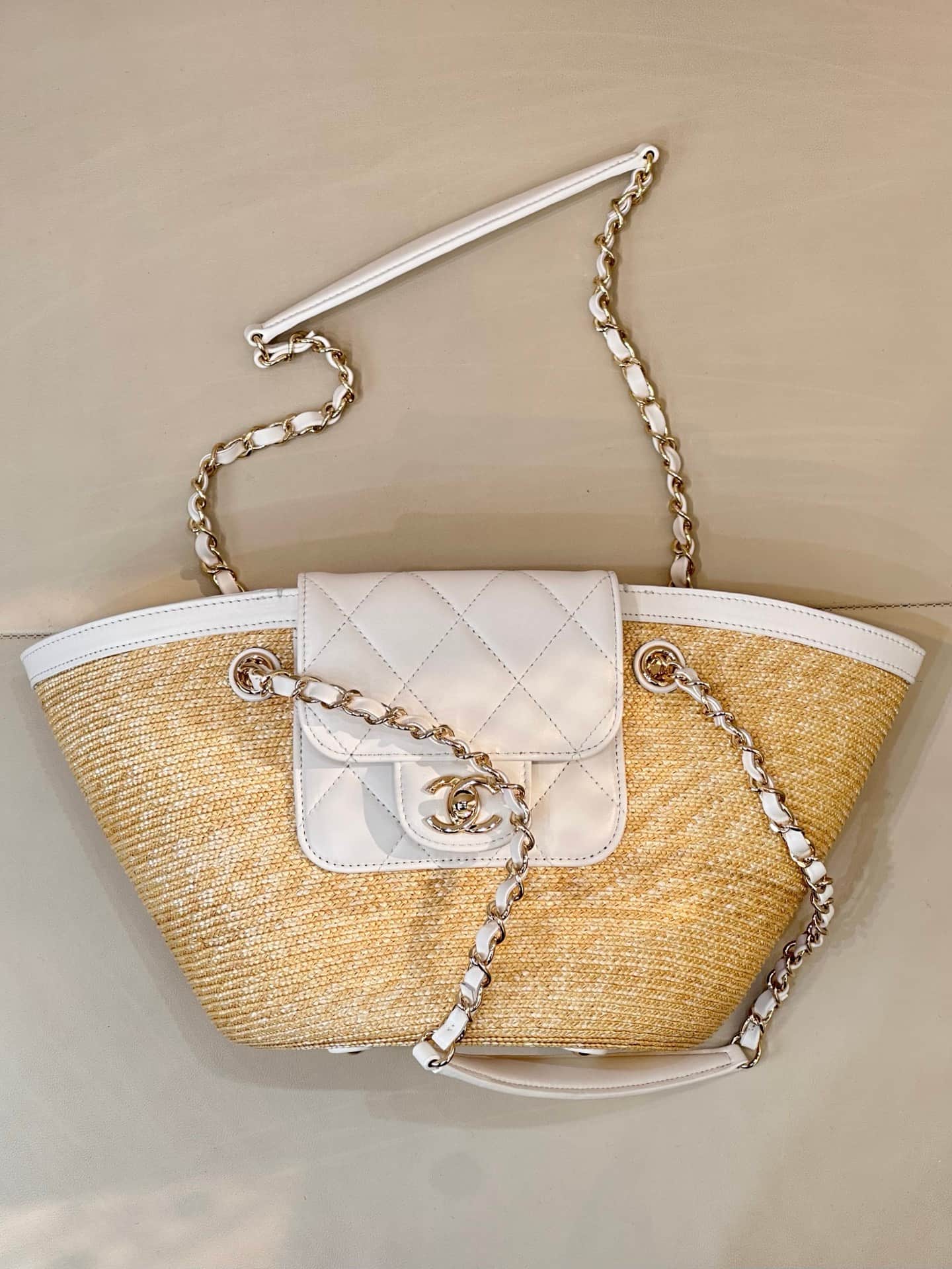 Chanel Coco Beach Shopping Bag Braided Straw Lambskin & Gold-Tone Metal Beige & White AS5951 TOP