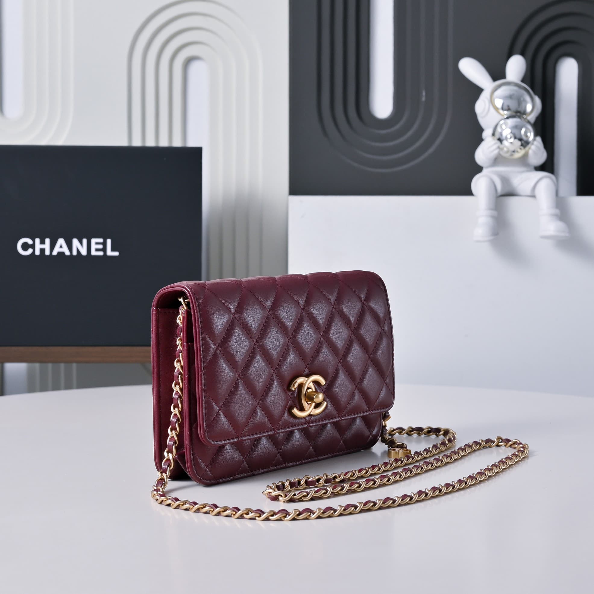 Chanel Wallet on Chain Quilted Leather  & Gold-Tone Metal Claret AP3938 High