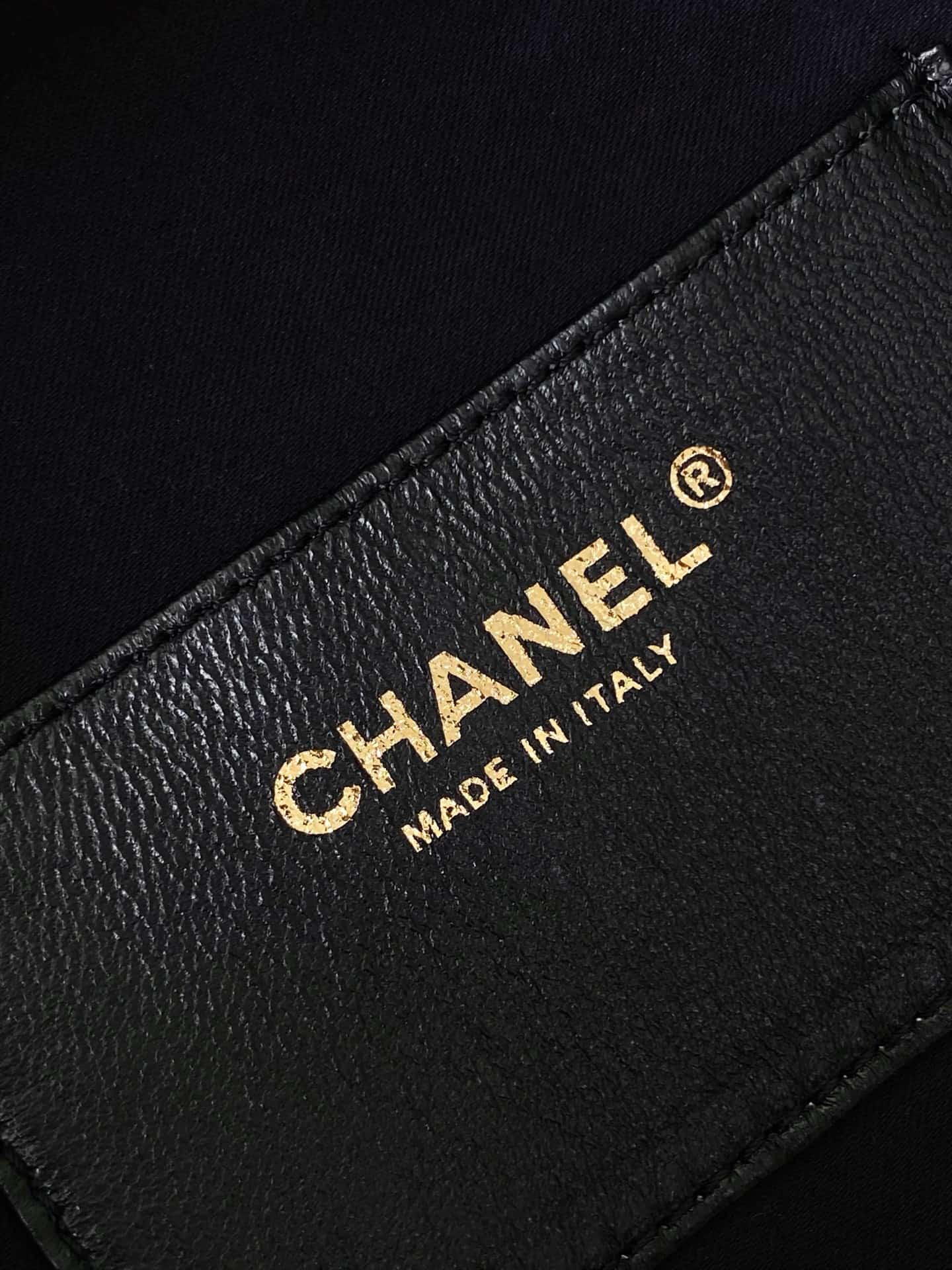 Chanel 25 Medium Hobo Medium handbag AS5311 Grained Calfskin & Gold-tone Metal Black A