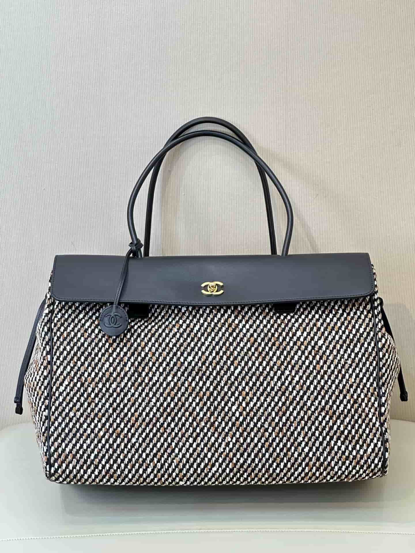 Chanel Large Shopping Bag Tweed with Calfskin & Gold-Tone Metal AS6289 TOP