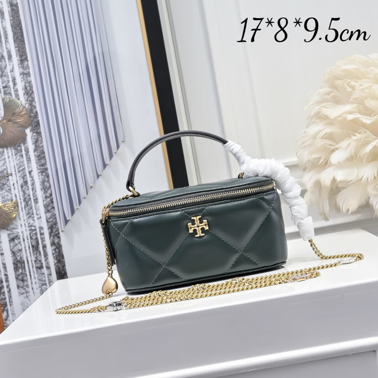 Tory Burch Kira Diamond Quilt Distressed Vanity Case Drak Green Calfskin High