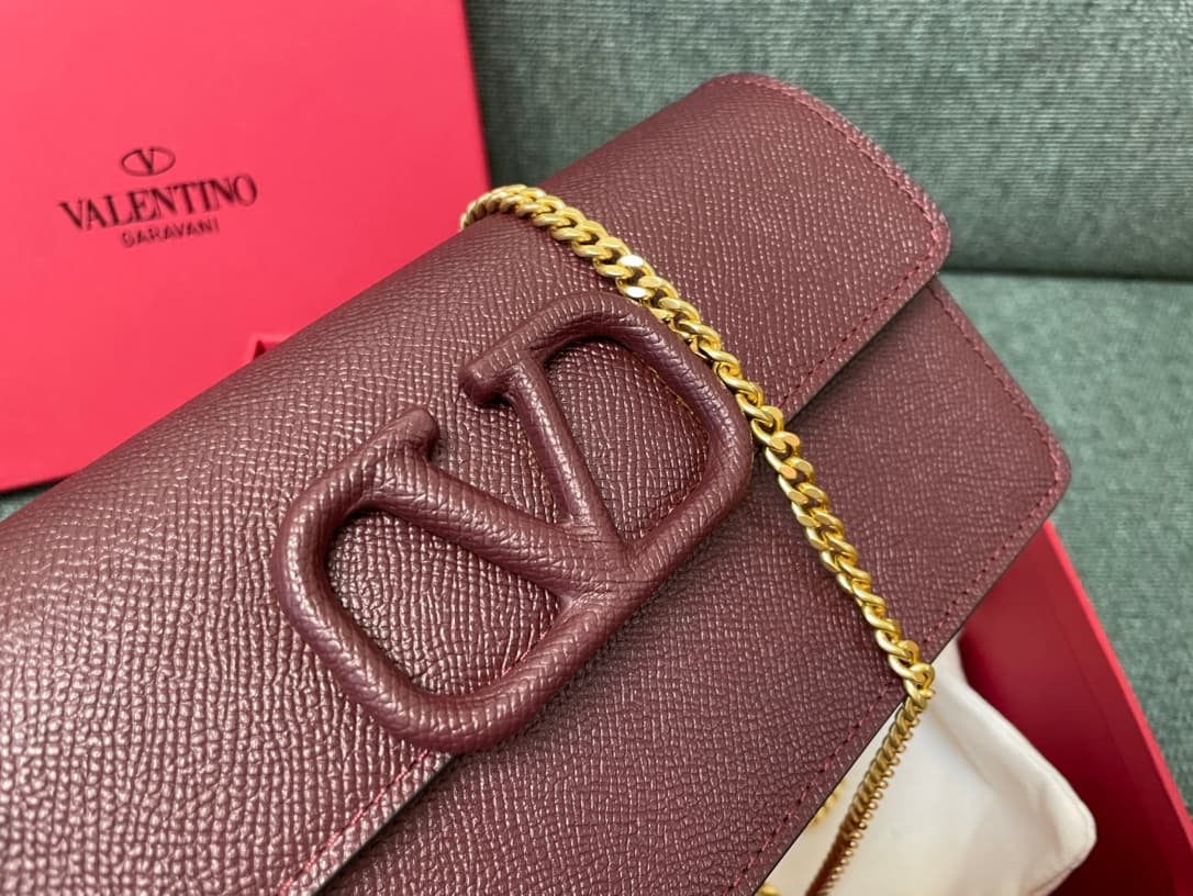 Valentino Garavani VLogo signature wallet on chain bag Grainy Calfskin Claret High