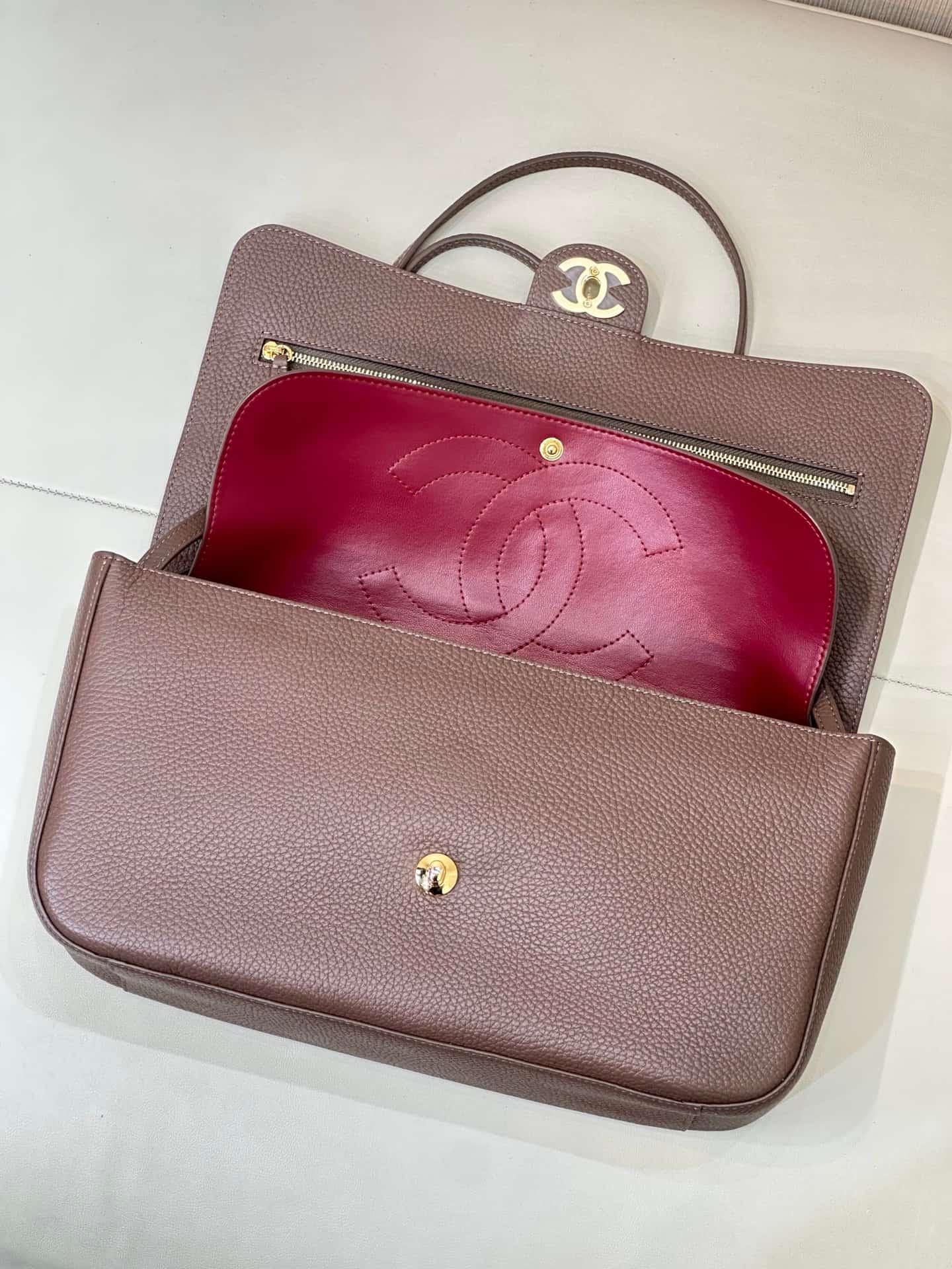 Chanel Maxi Flapbag Grained Calfskin & Gold Metal Light Brown AS6231 TOP