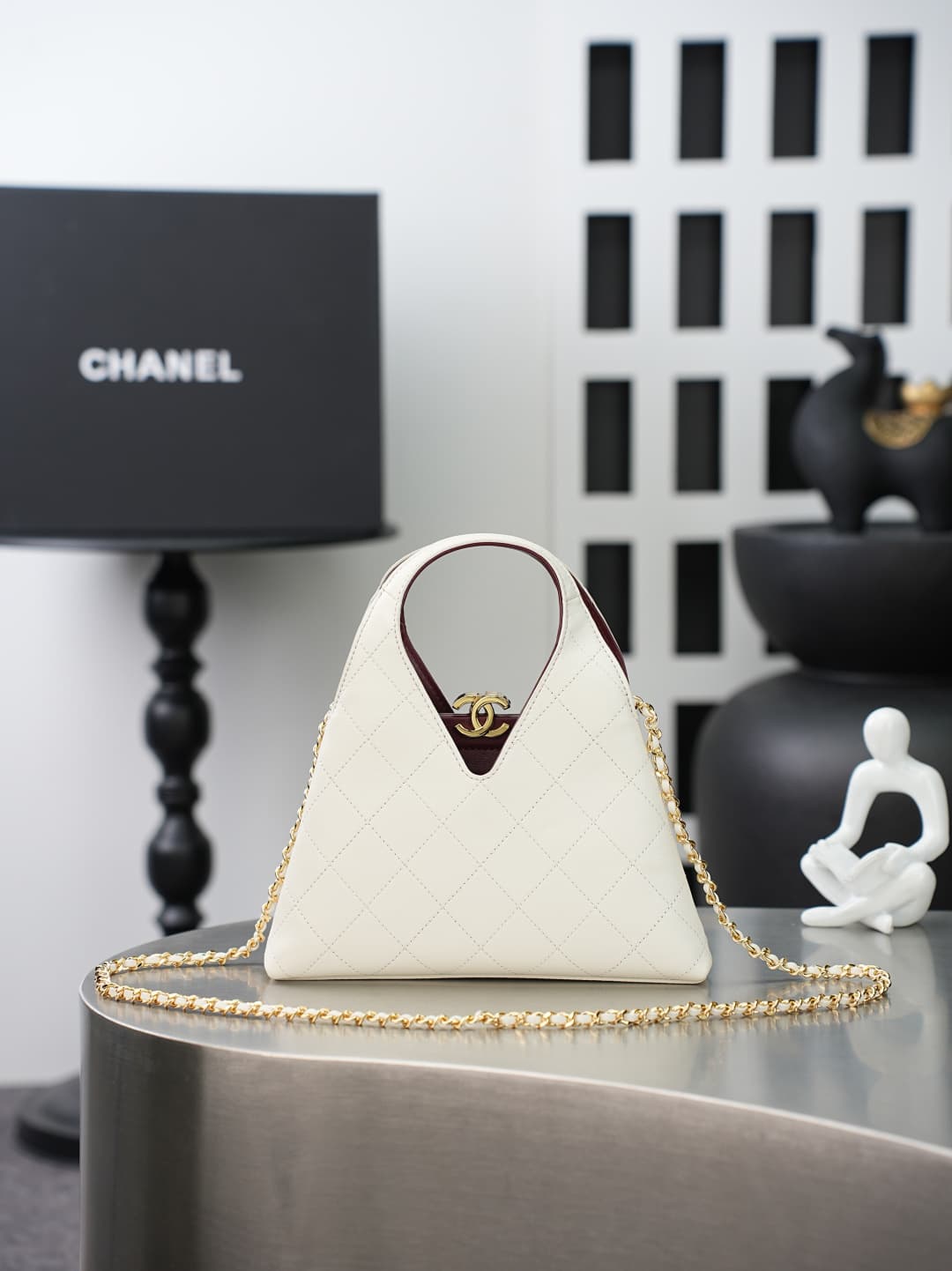 Chanel Shopping Bag Lambskin & Gold-Tone Metal White AS6392 A