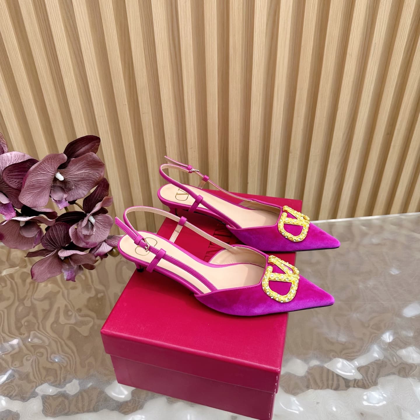 Valentino Vlogo Signature Slingback Pump Shoes 4 cm