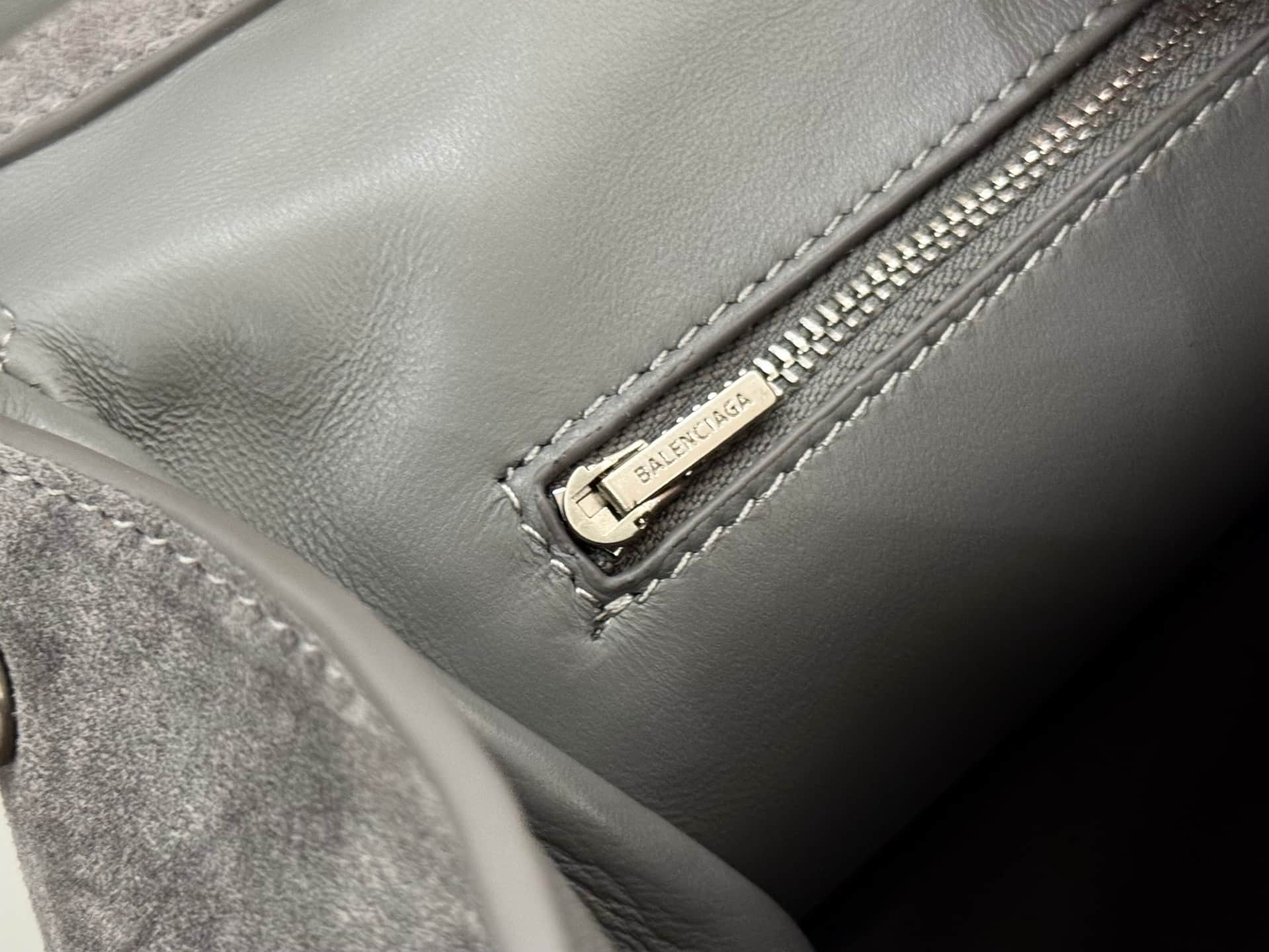 Balenciaga Rodeo Small Bag in Grey Waxed Suede Calfskin With Silver-Tone Metal TOP