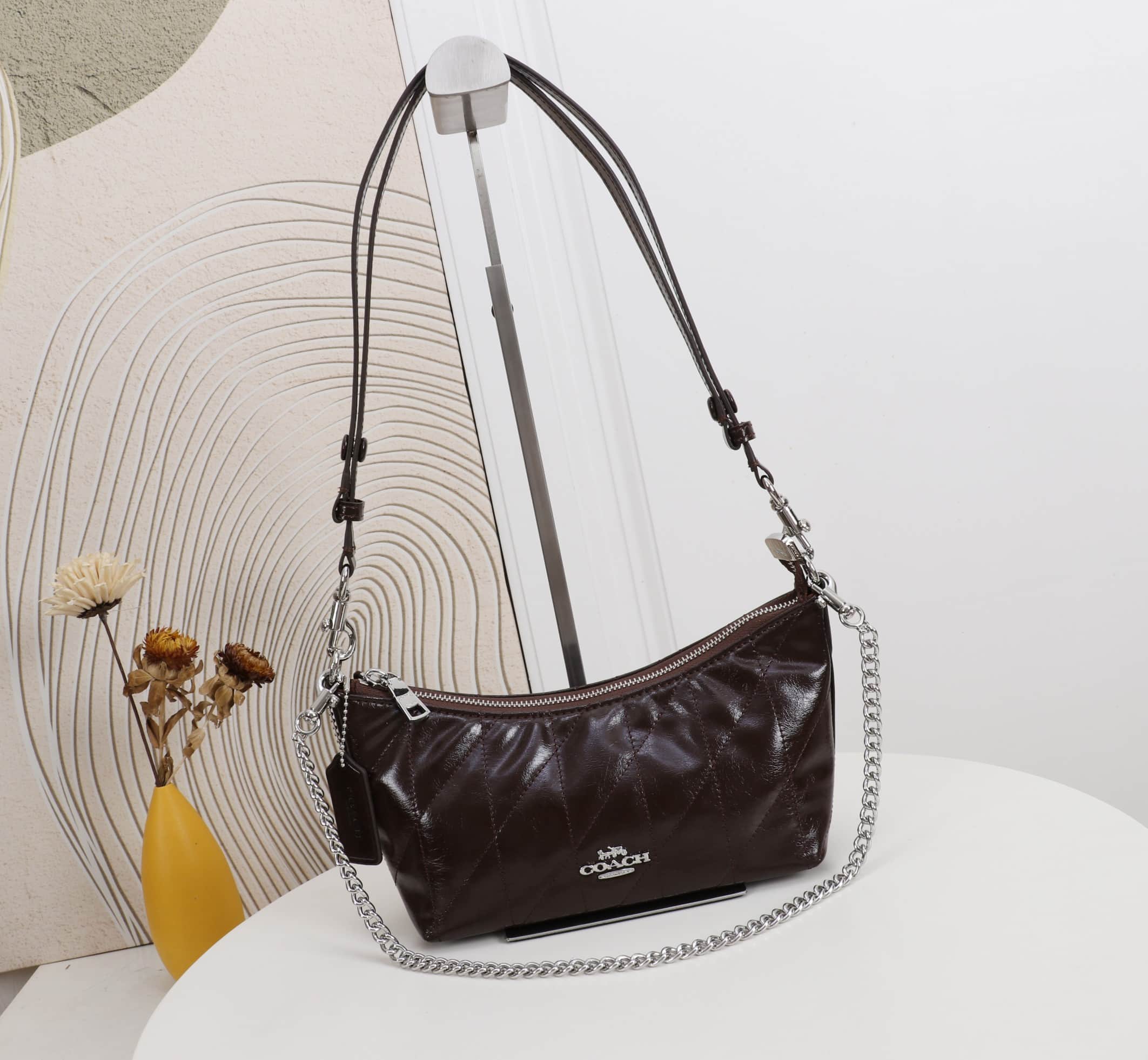 Coach Caitlin Shoulder Bag With Quilting Glazed leather/Silver/Maple High