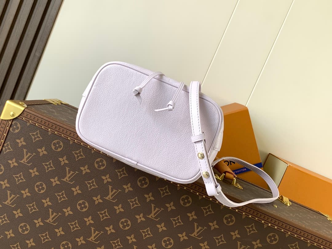 Louis Vuitton NéoNoé BB Misty Lilac Embossed grained cowhide leather M25675 High