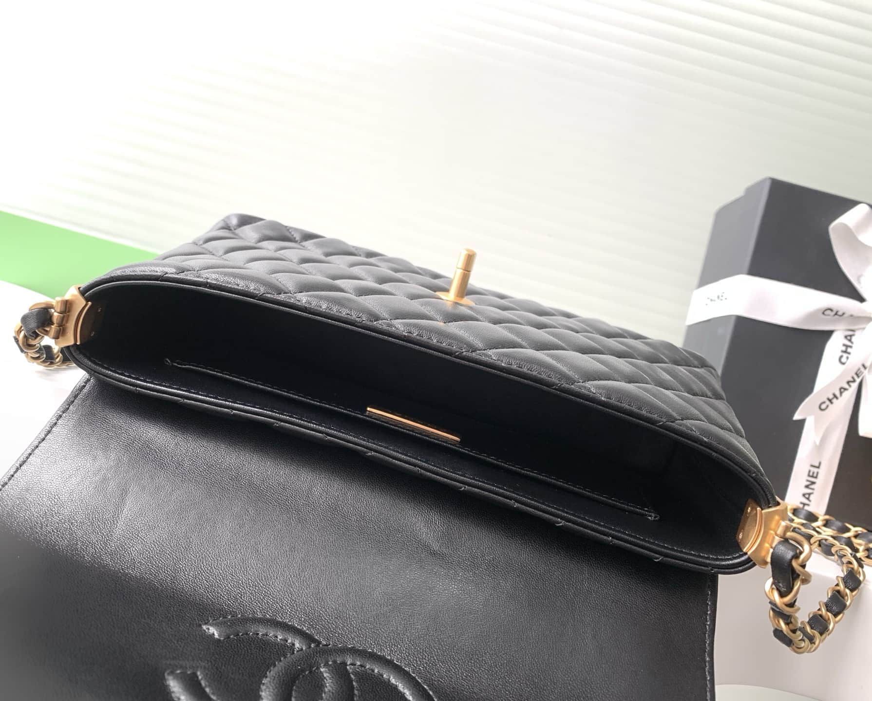 FLAP BAG WITH TOP HANDLE Lambskin Gold-Metal AS5356 Black A