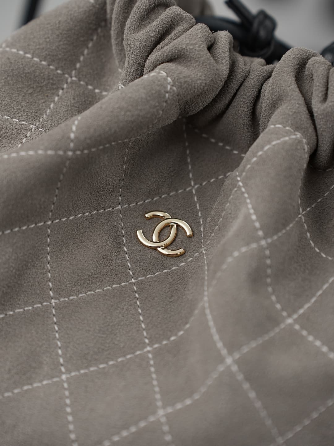 Chanel Clutch with Leather Strap grey quilted suede & Gold-tone Metal AP5228 A