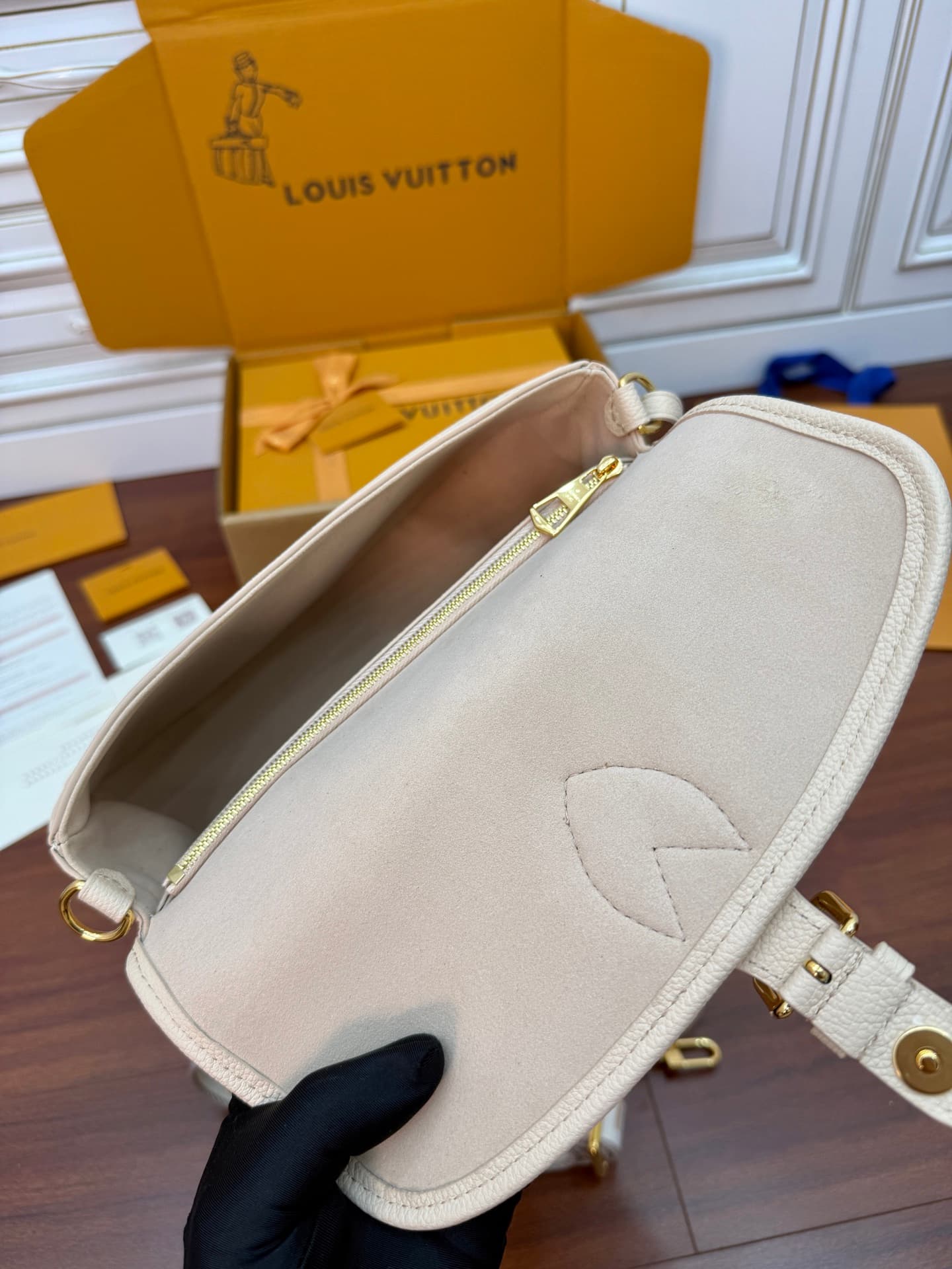 Louis Vuitton Diane Sand Grained cowhide leather M13231 TOP
