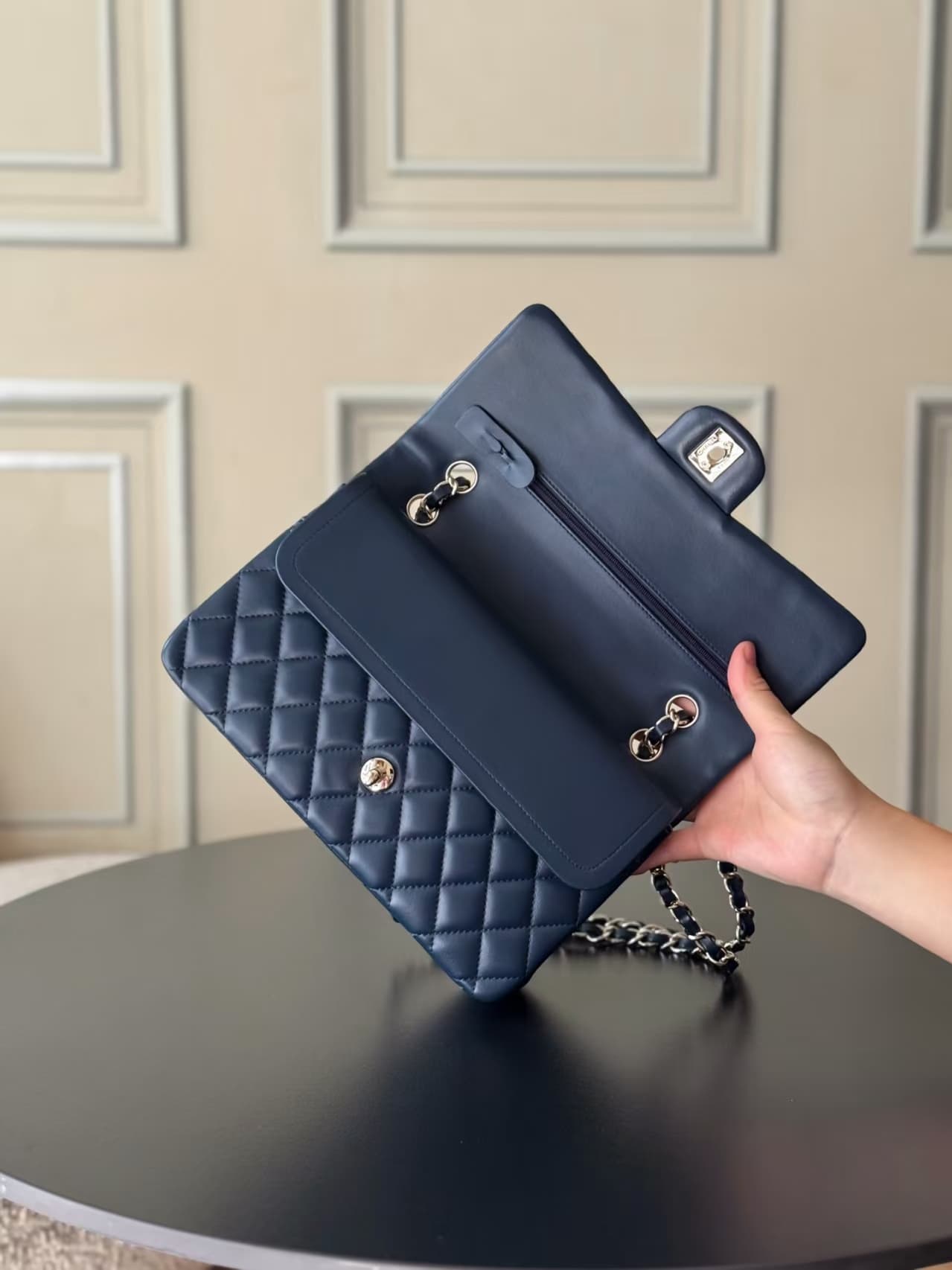 Chanel Medium CLASSIC HANDBAG Lambskin Dark Blue Gold Metal TOP