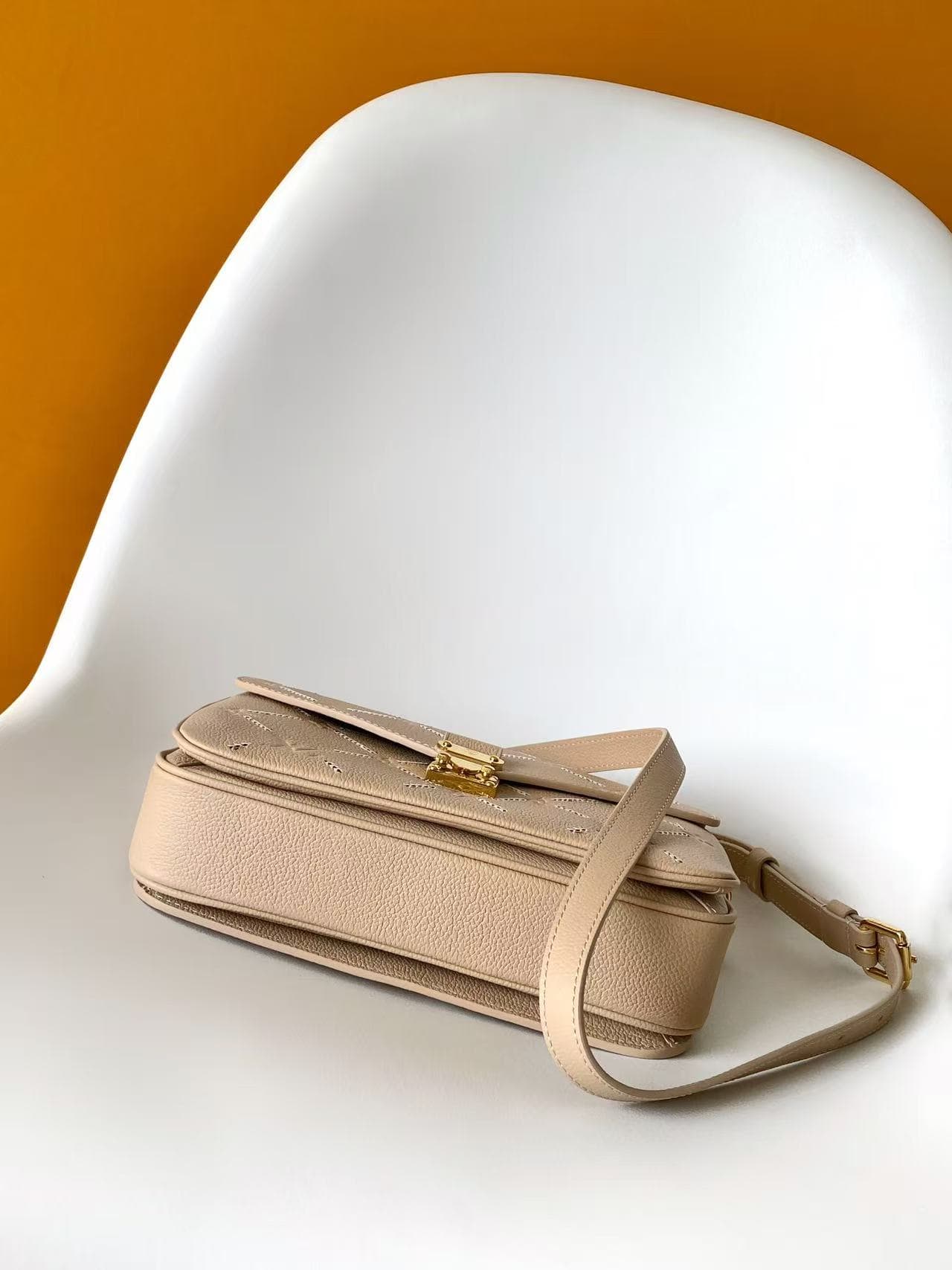Louis Vuitton Pochette Métis MM Hazelnut Couture Cowhide leather M29497 High