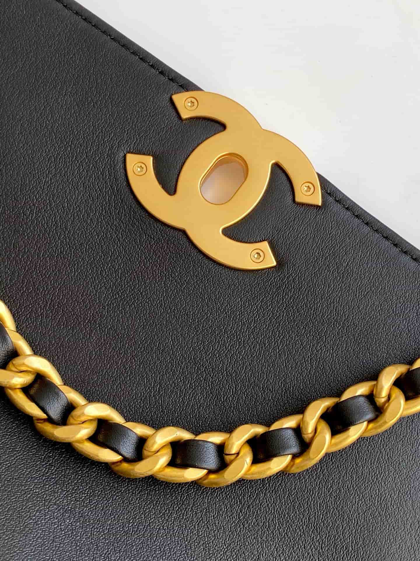 LARGE FLAP BAG WITH TOP HANDLE Calfskin & Gold-Tone Metal Black AS5467 A