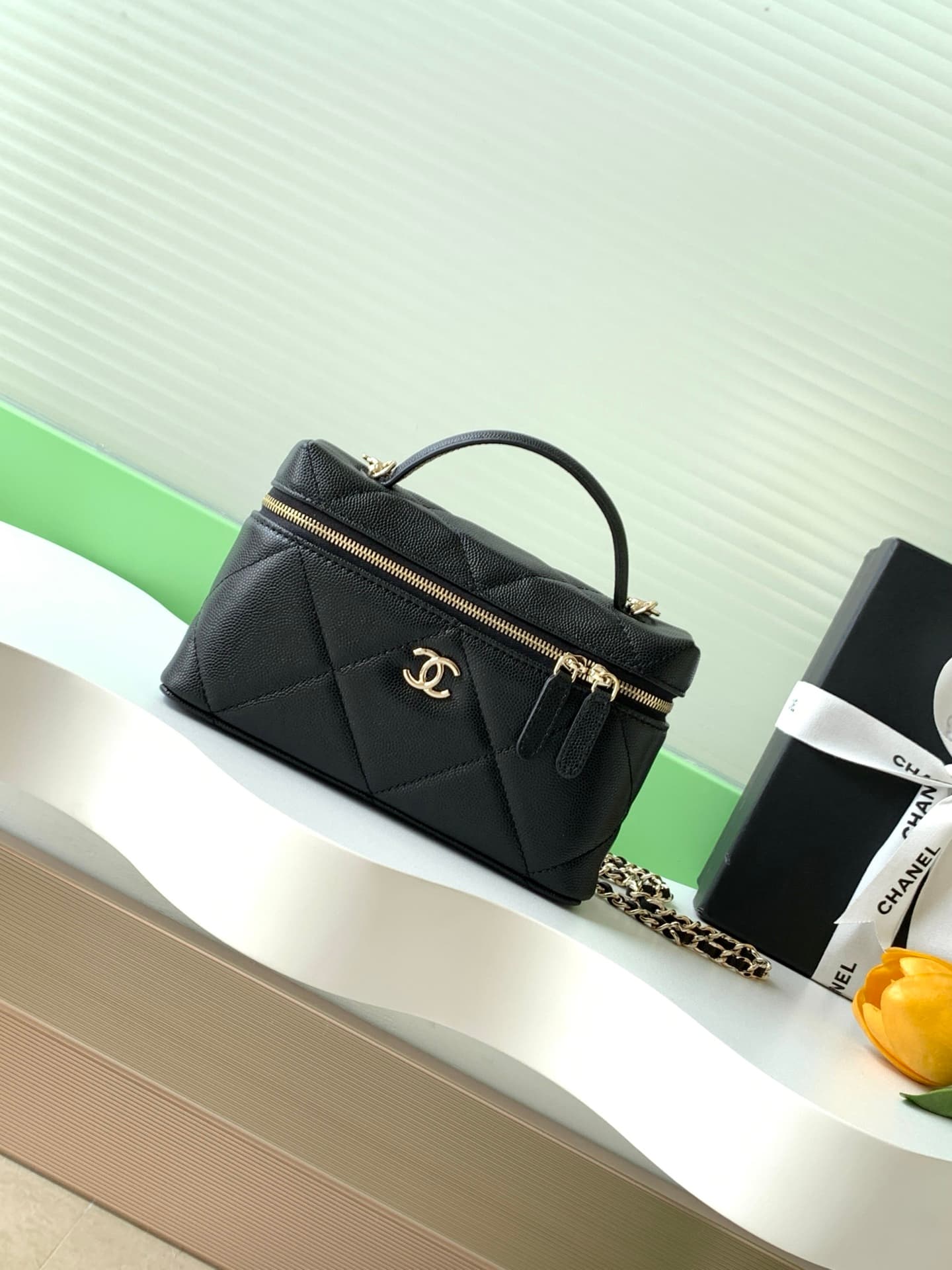 Chanel Vanity with Chain Grained Shiny Calfskin & Gold-Tone Metal Black AP4936 A