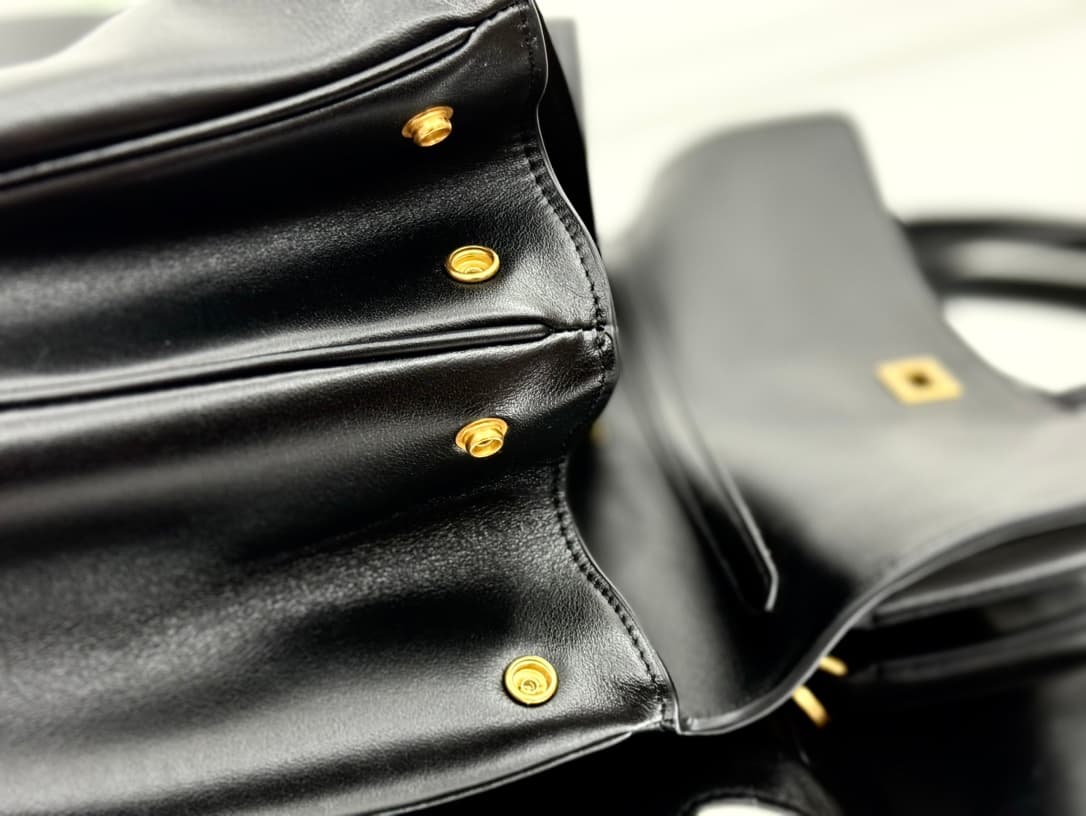 Balenciaga Rodeo Large Bag in Black Leather With Gold-Tone Metal TOP
