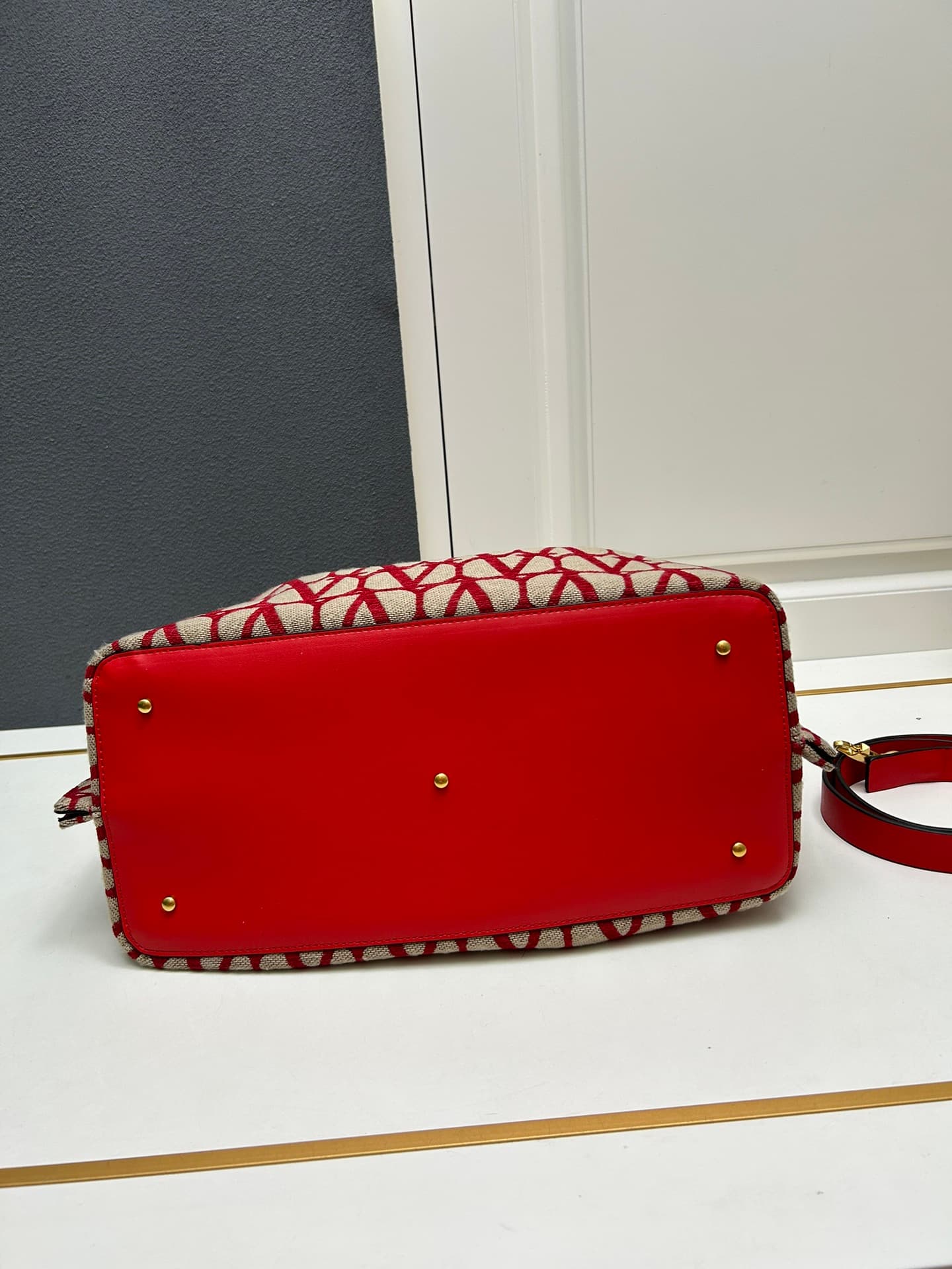 Valentino Garavani VLogo Signature Toile Iconographe Tote Bag Red Mid
