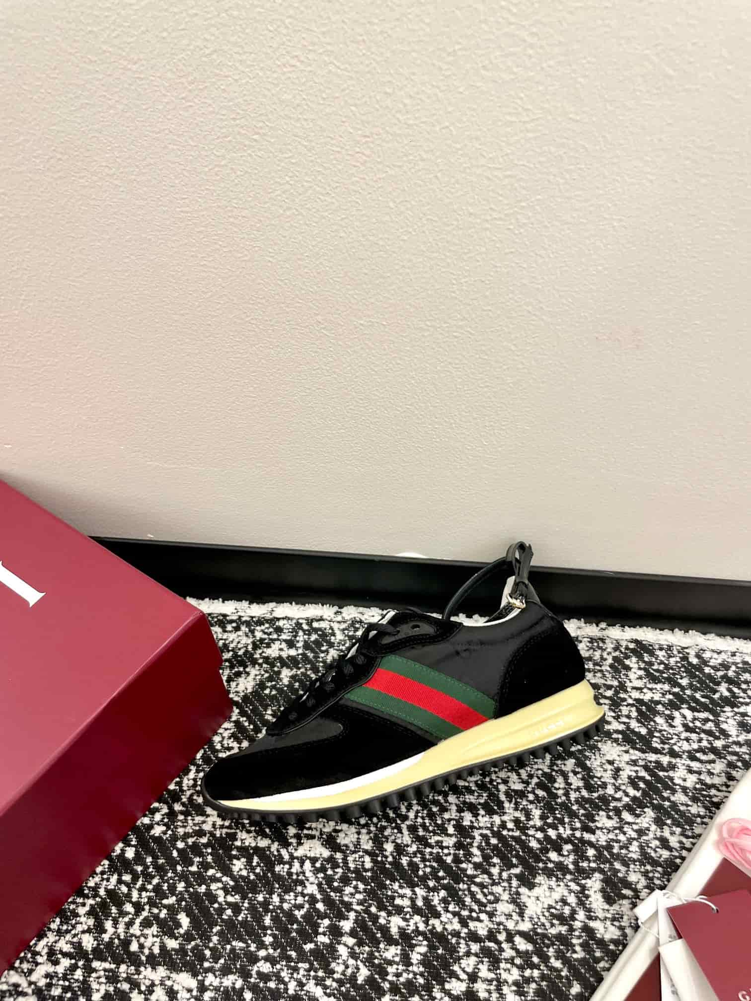 Gucci Sneaker shoes Women