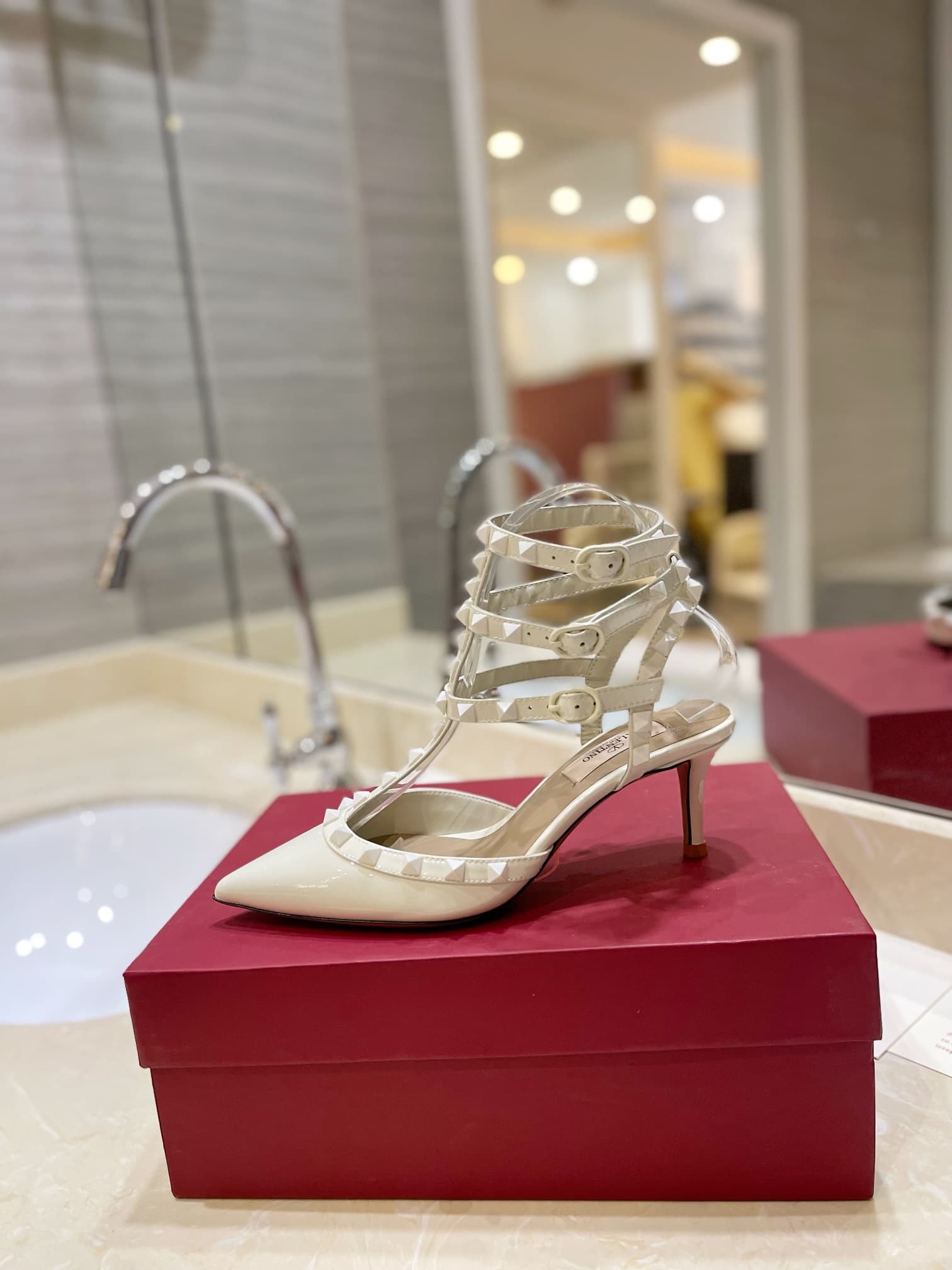 Valentino Rockstud Accents Leather Pump Shoes Women