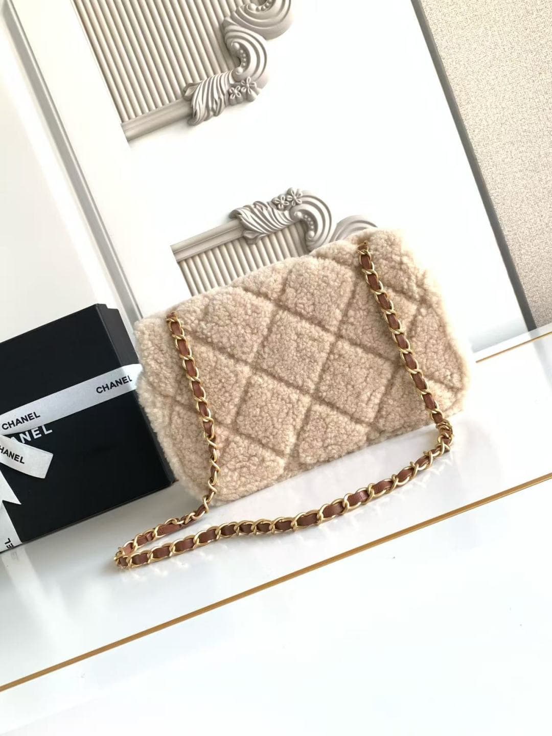 Chanel Small Shearling Flap Bag in Brown lambskin with beige shearling & Gold-Tone Metal AS5149 A