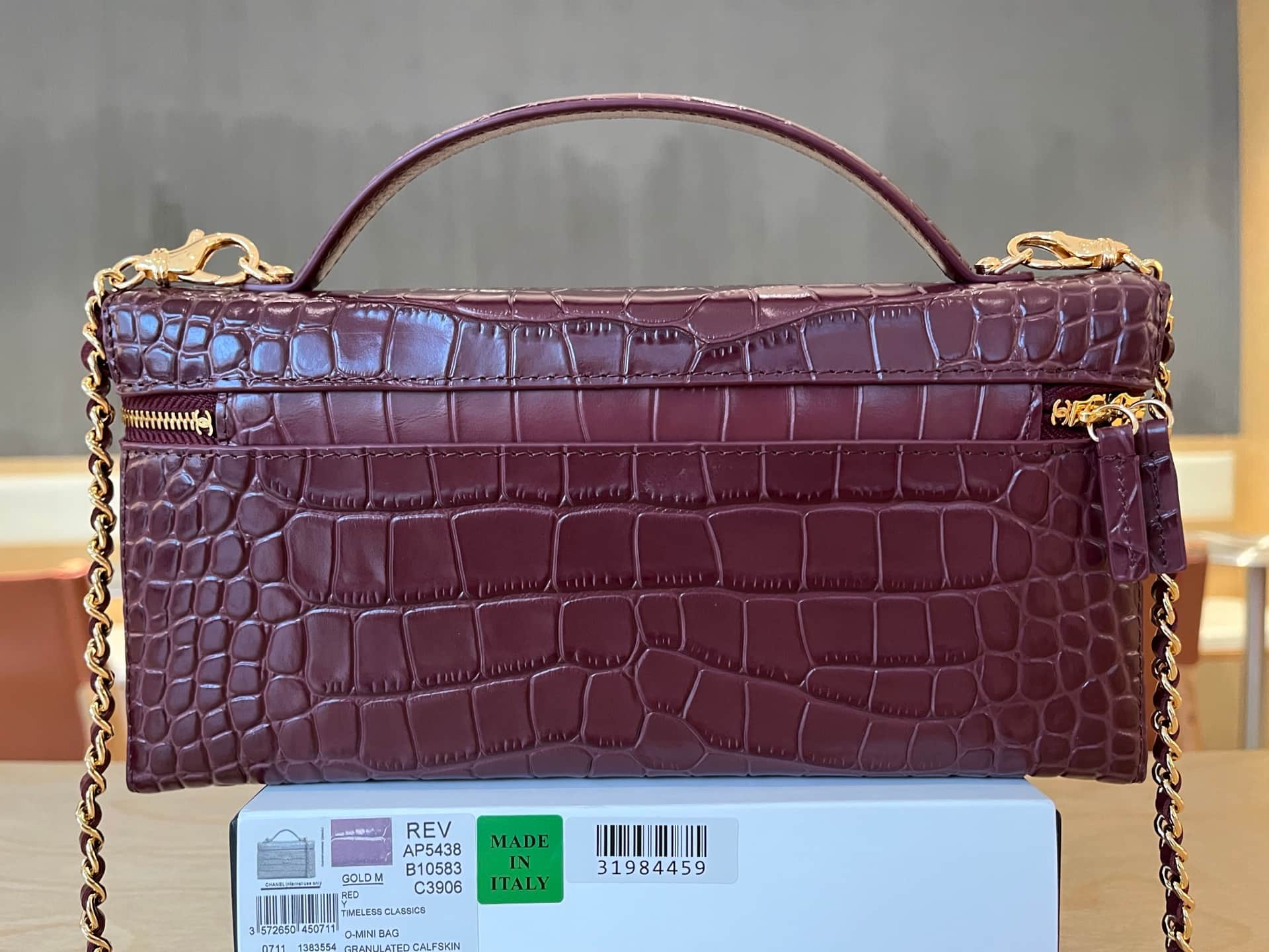 Chanel Vanity with Chain Crocodile-embossed leather& Gold-Tone Metal Burgundy AP5438 A