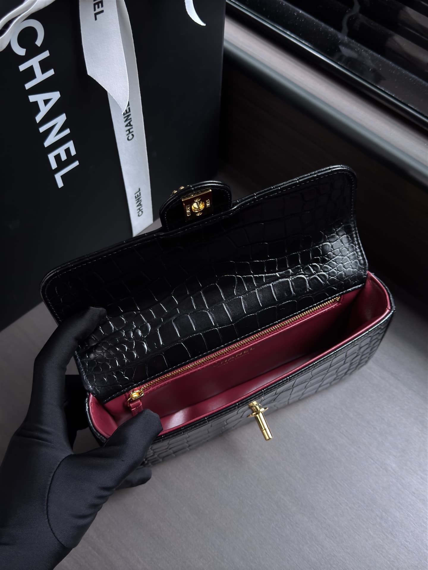 Chanel Flap Bag crocodile-embossed calfskin& Gold-Tone Metal Black AS6340 A