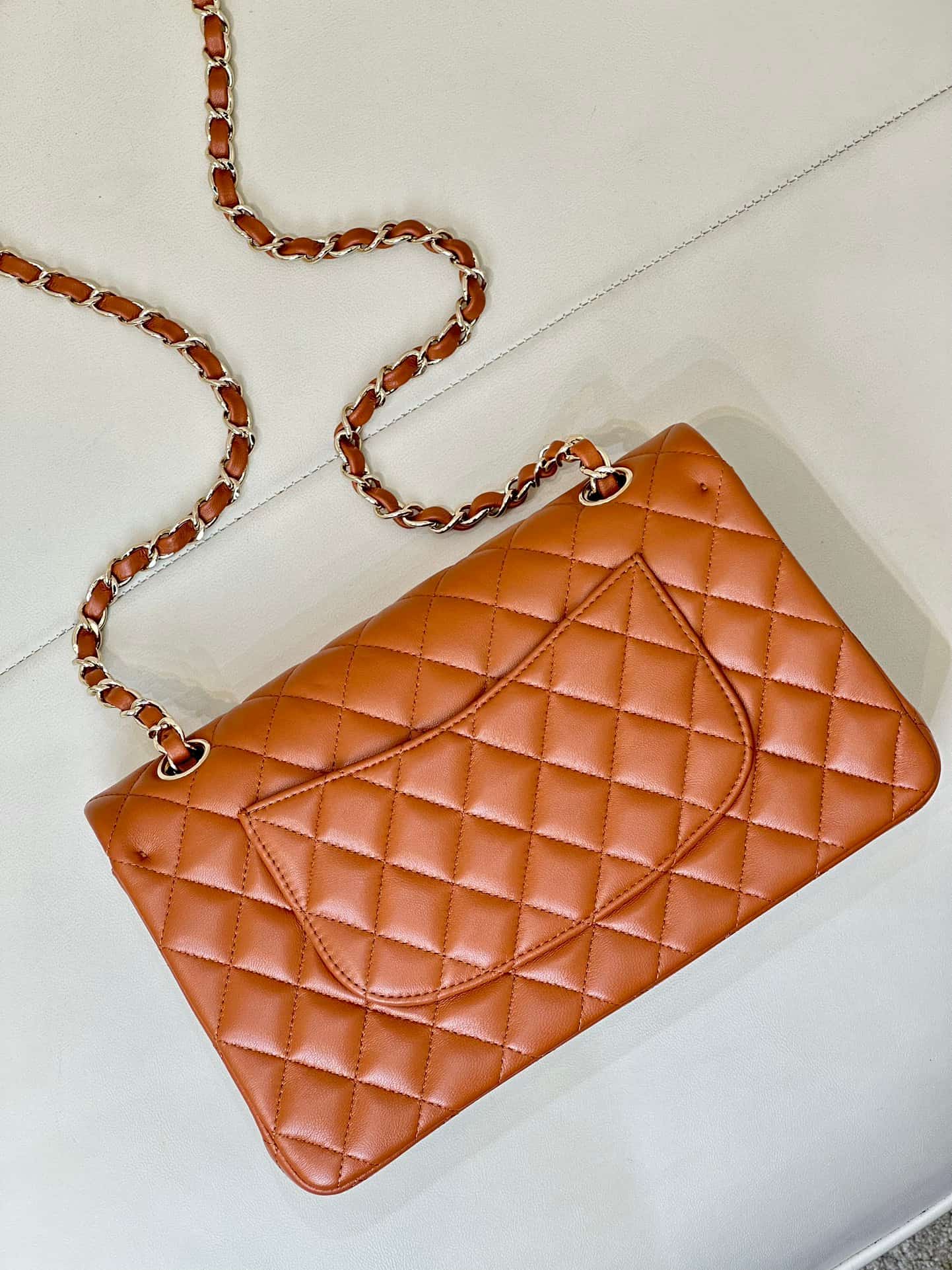 Chanel Medium CLASSIC HANDBAG Lambskin Gold-Tone Metal caramel TOP