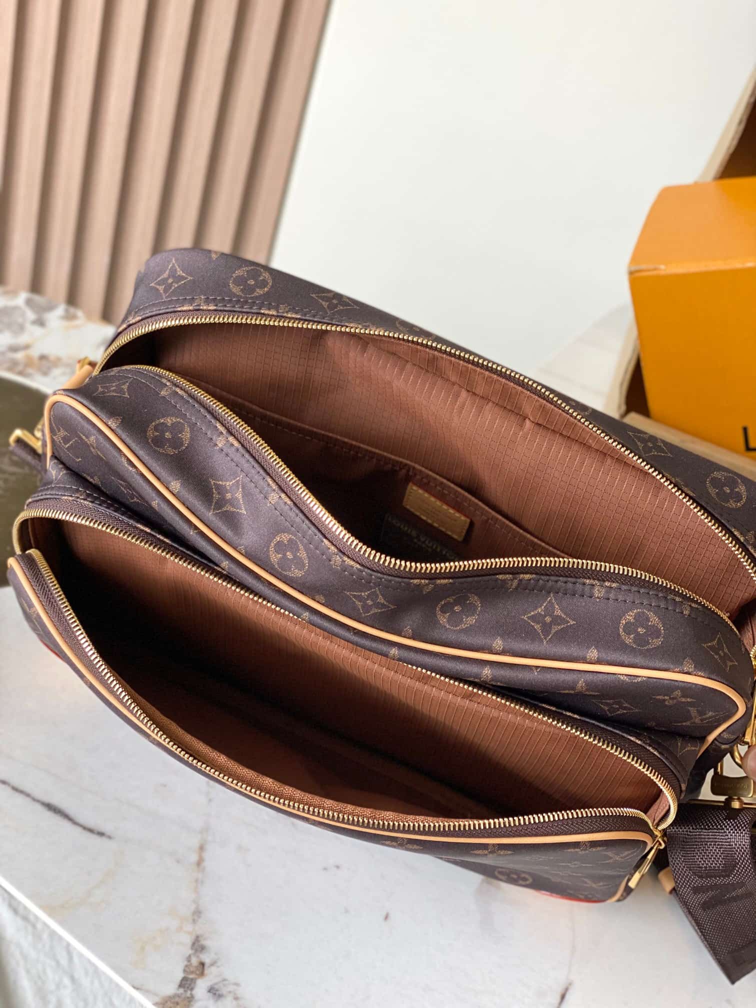 Louis Vuitton Nil XL Monogram  Silk Tech M29853 TOP
