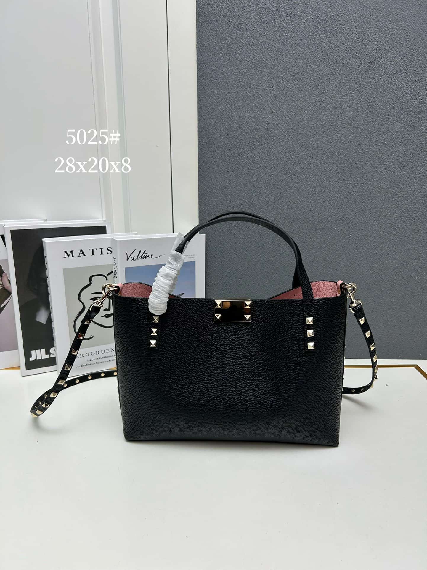Valentino Garavani Rockstud Tote Bag in Black Mid