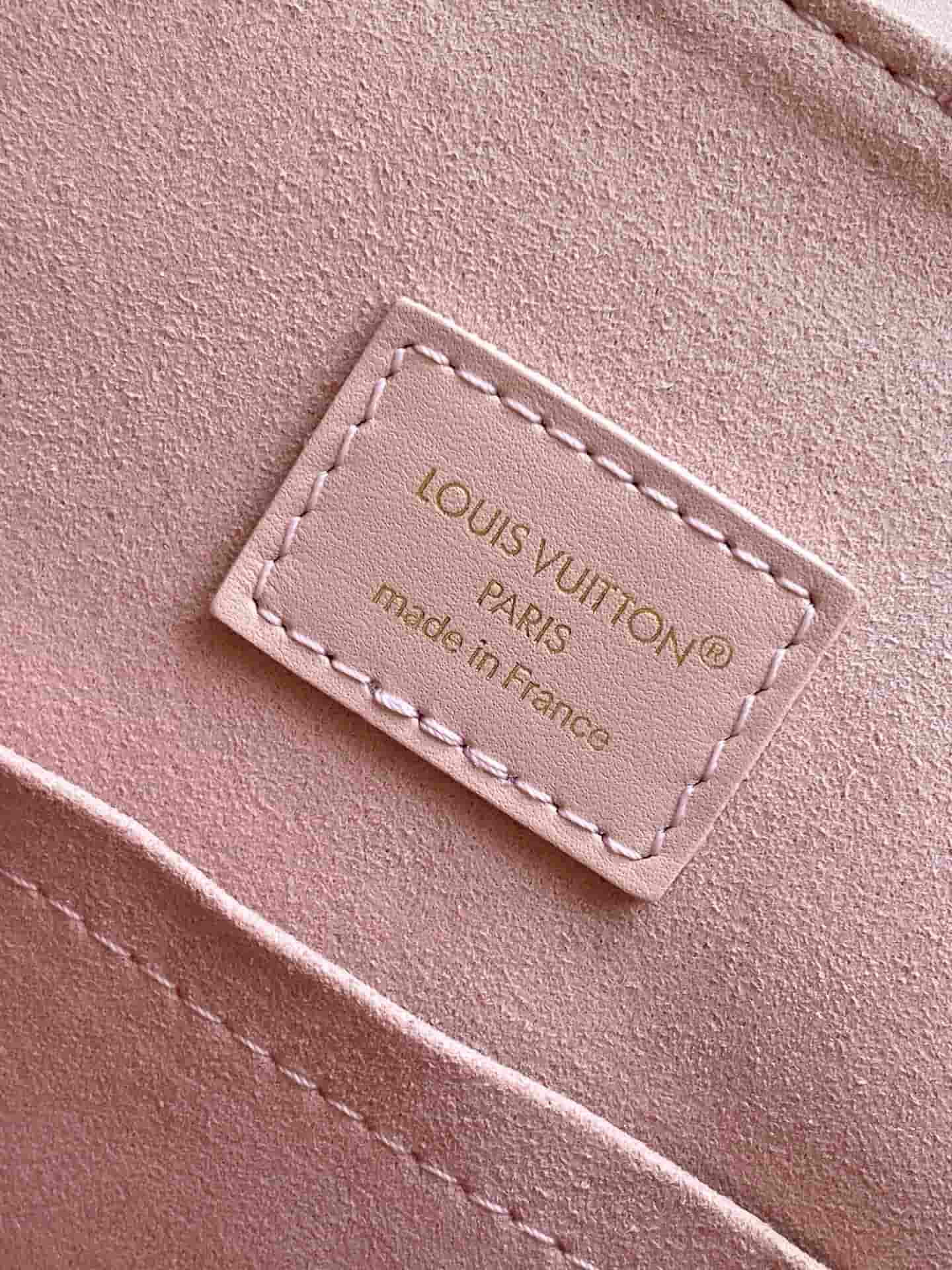 Louis Vuitton Backup Pink/Quartz Pink/Beige Embossed grained cowhide leather M12987 High