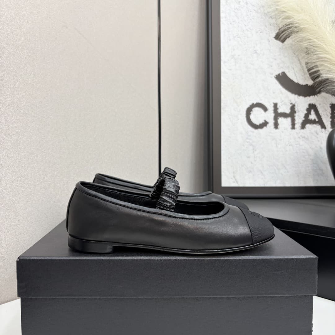 Chanel Lambskin Grosgrain Cap Toe CC Ballerina Flats Shoes Women