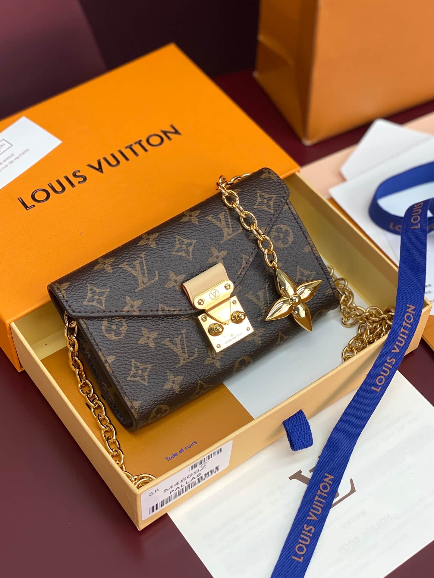 Louis Vuitton Pouch Metis Belt Monogram coated canvas M4869Z High
