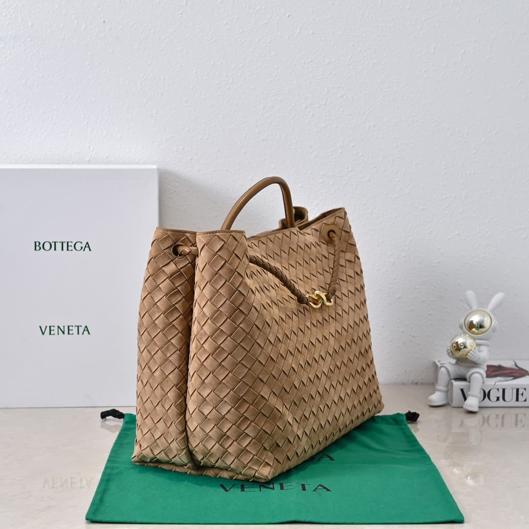 BV Andiamo Large tote bag in beige suede leather High