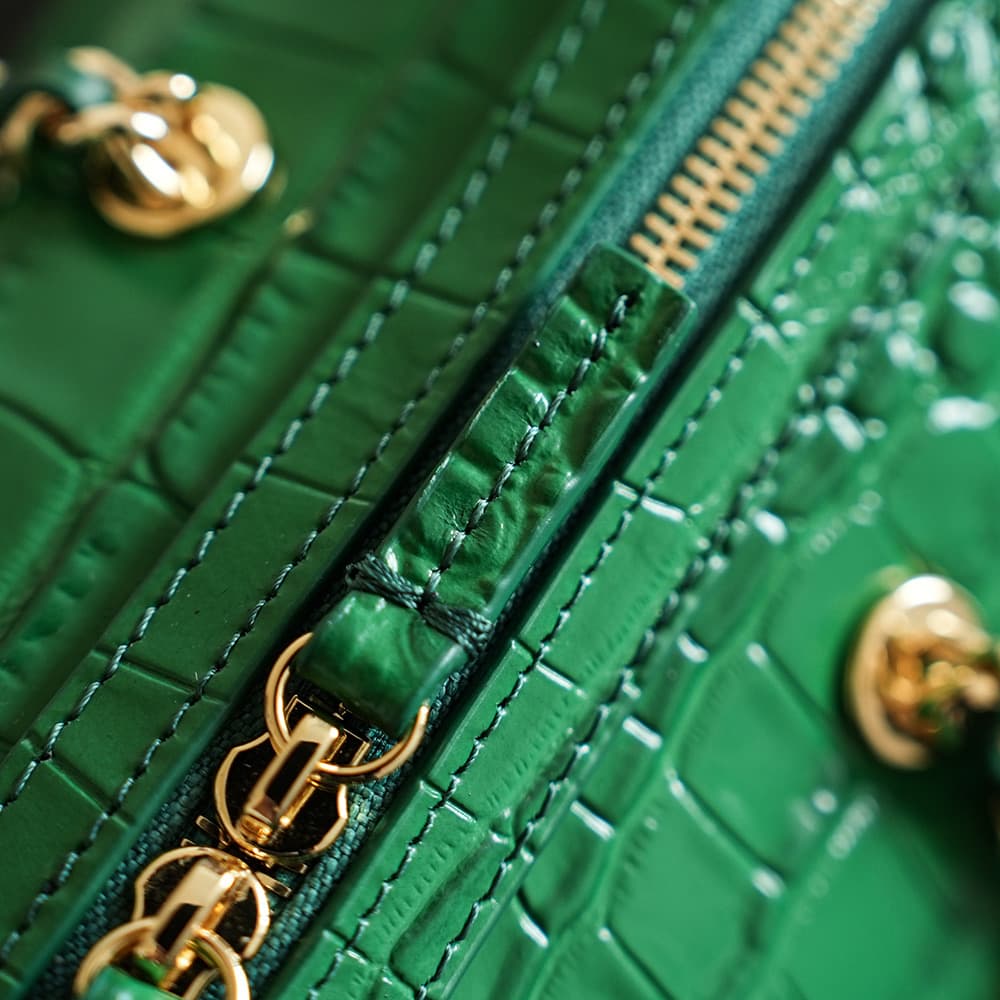 Chanel Mini Timeless Classic Barrel Bag crocodile-embossed calfskin& Gold-Tone Metal Green AP5390 A