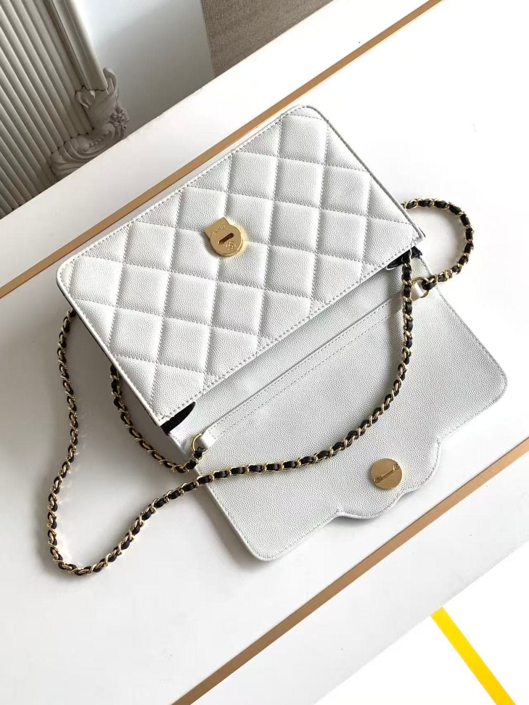 Chanel Wallet on chain Grained Calfskin & Gold-Tone Metal White AS6554 A