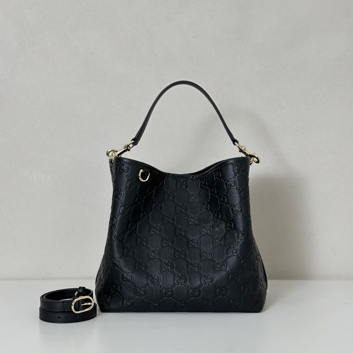 Gucci GG Emblem medium bucket bag 815103 High