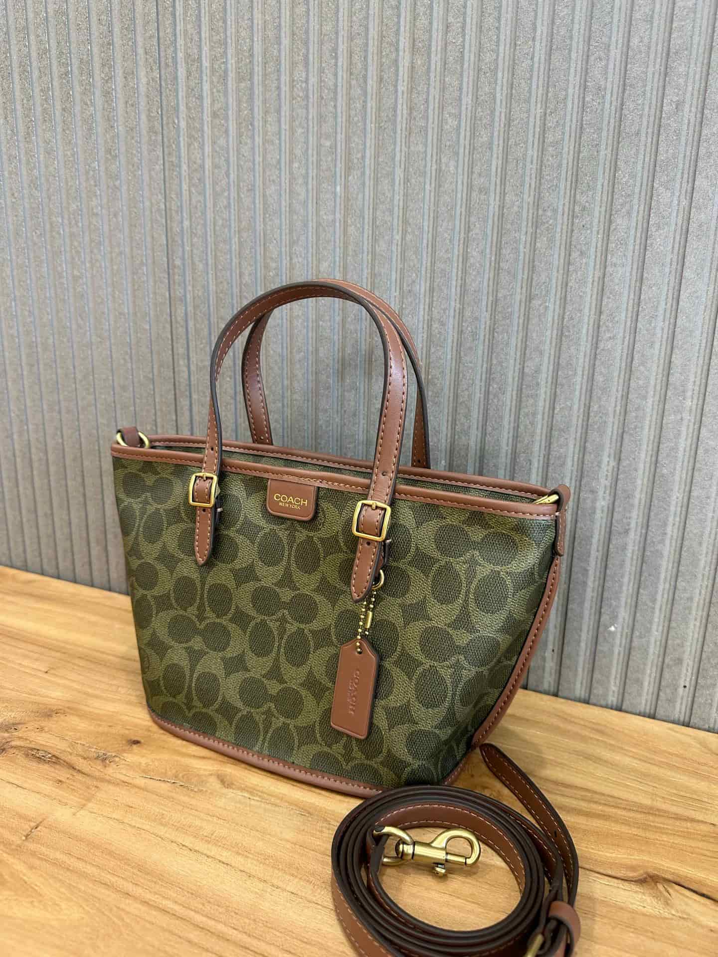 Coach Taxi Tote Bag 21 in Signature Canvas High