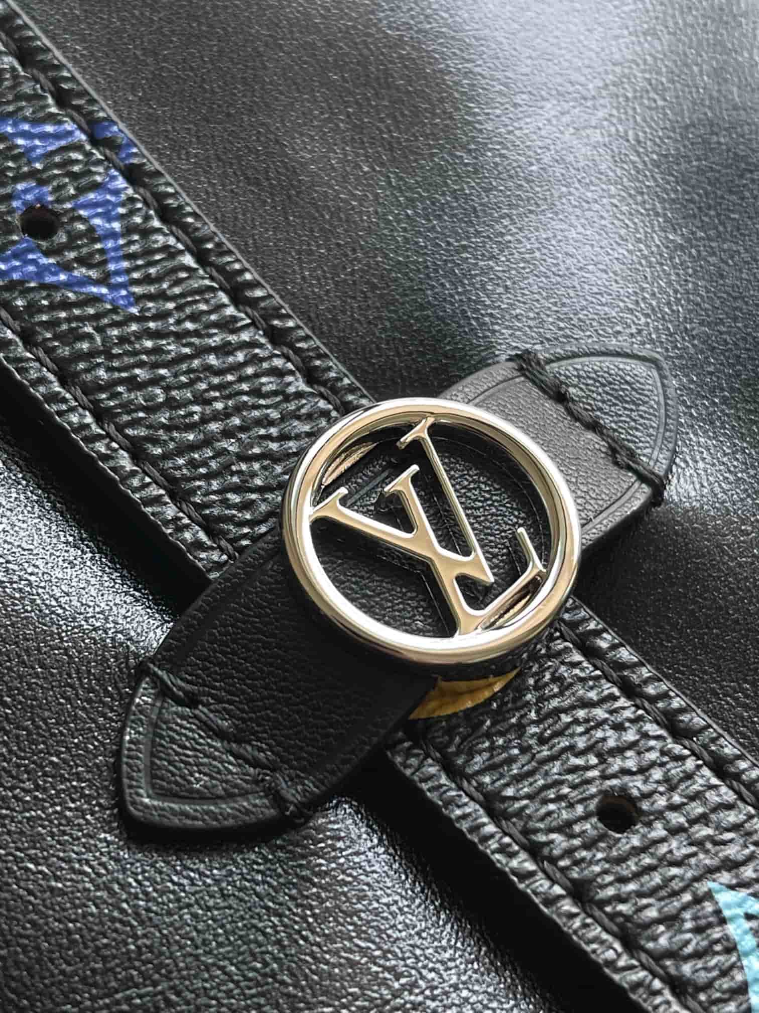 Louis Vuitton x Murakami CarryAll Vibe MM Lambskin M13105 Top