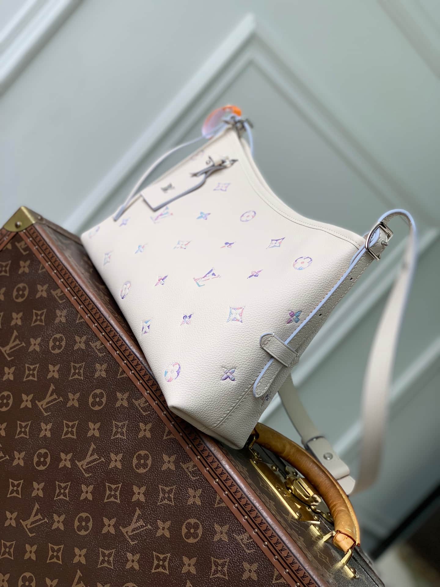 Louis Vuitton Carryall East-West Link Quartz Embossed cowhide leather M2A369 High